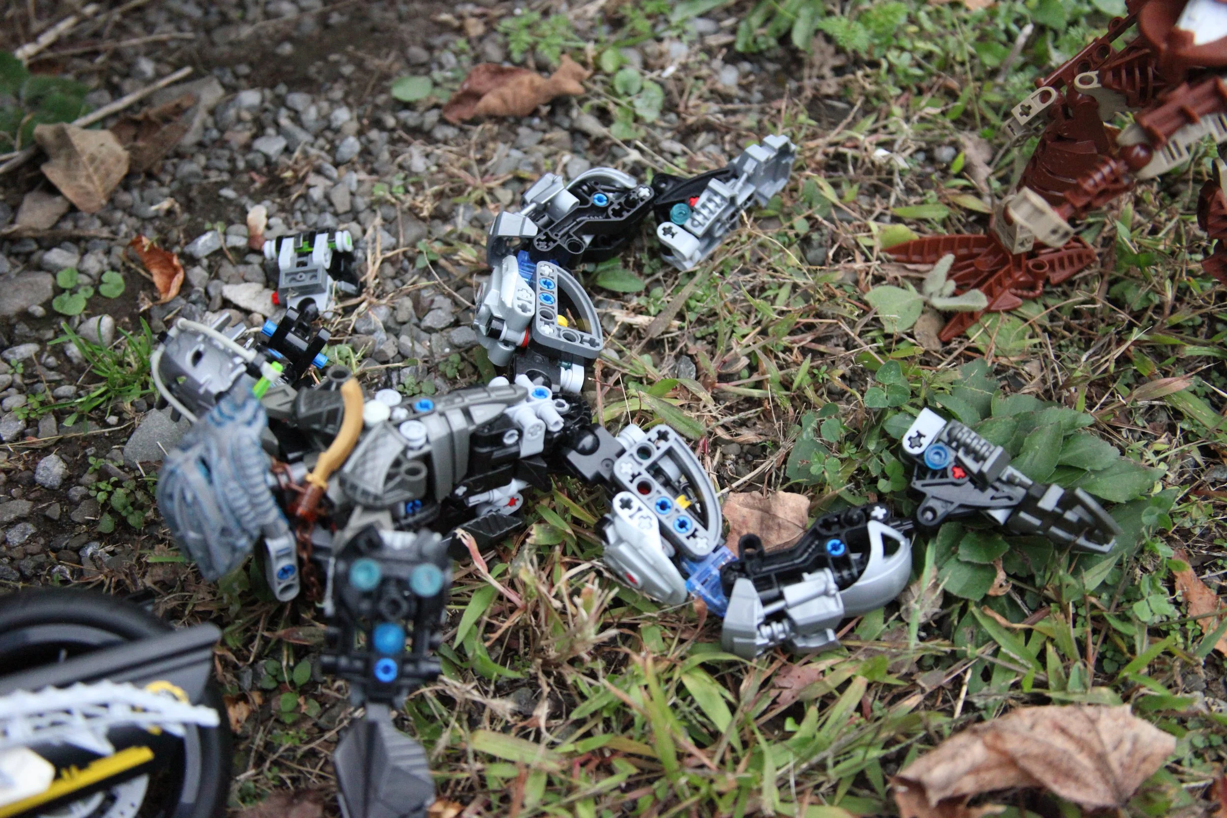  Avak:”Normally, a fence of sticks would be enough to keep you in, but you…YOU.” 