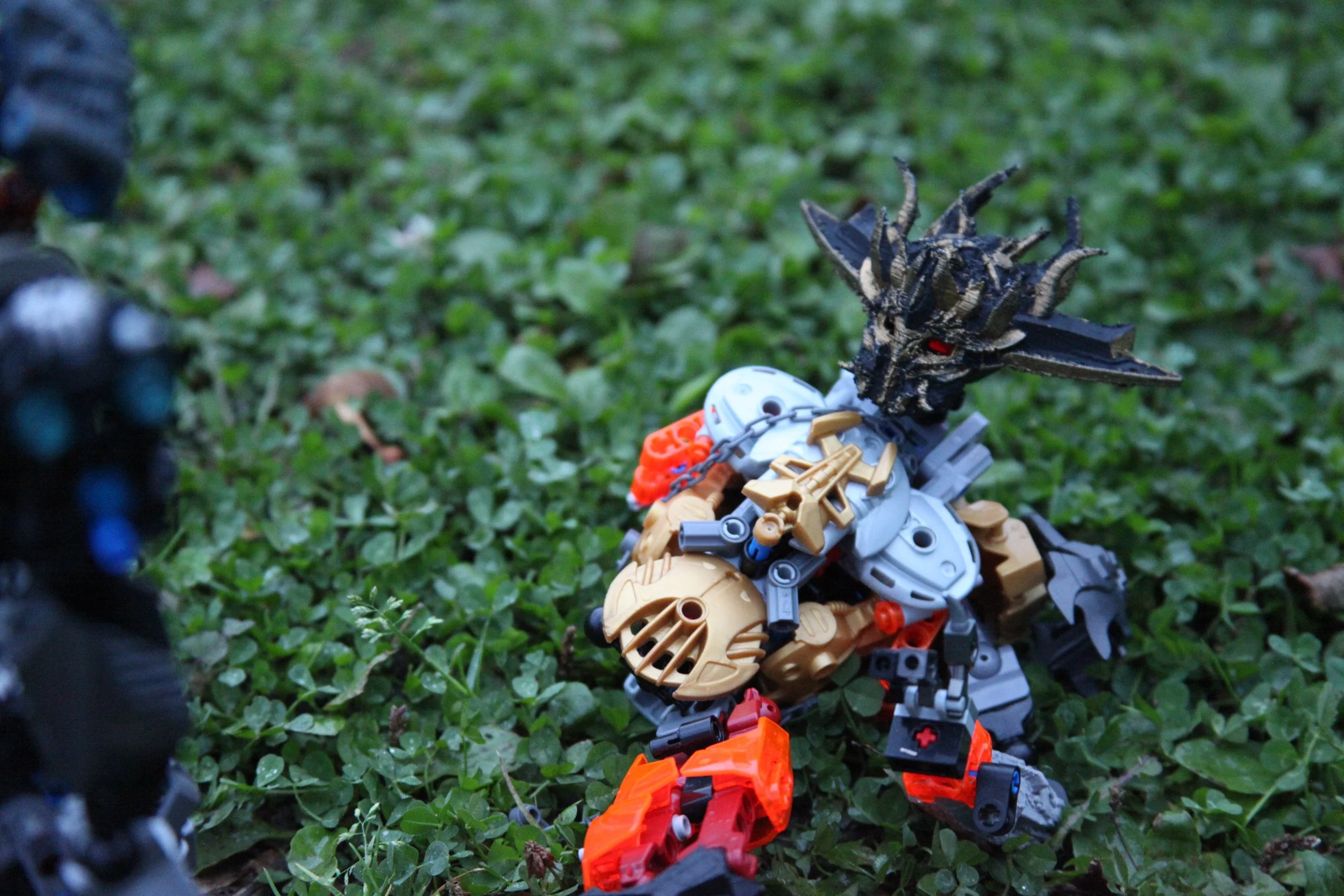  Karzahni:”It’s time we finish this chronicle, do it, kill me and end your quest.” 