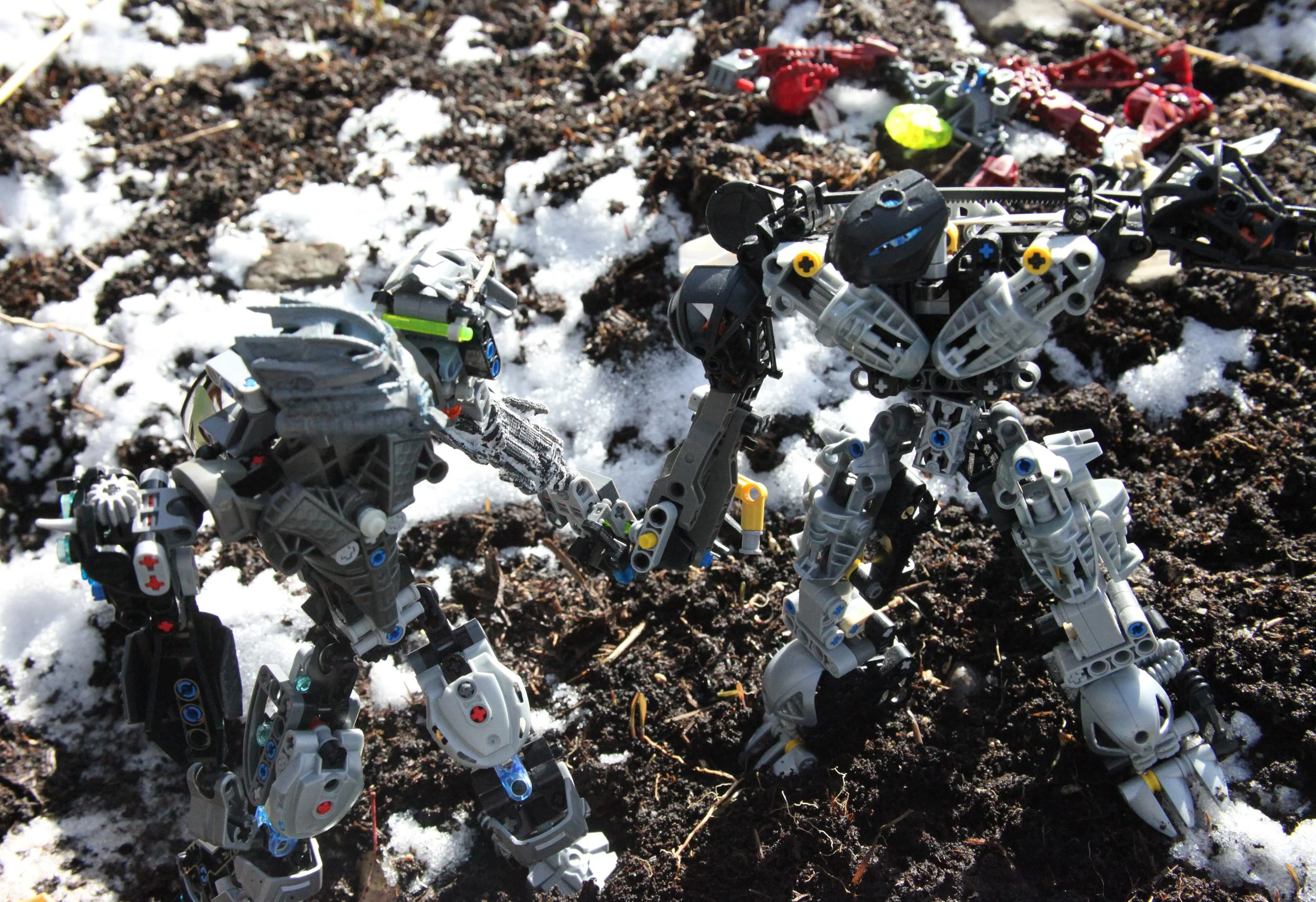  Ancient:”Sylus we were suppose to take her back ALIVE not kill her!”  Sylus:”Well would you rather be alive or Skakdi food?”  Ancient:”…You have some nerve talking to your superior like that…”  Sylus:”I never wanted to join the Dark Hunters but your