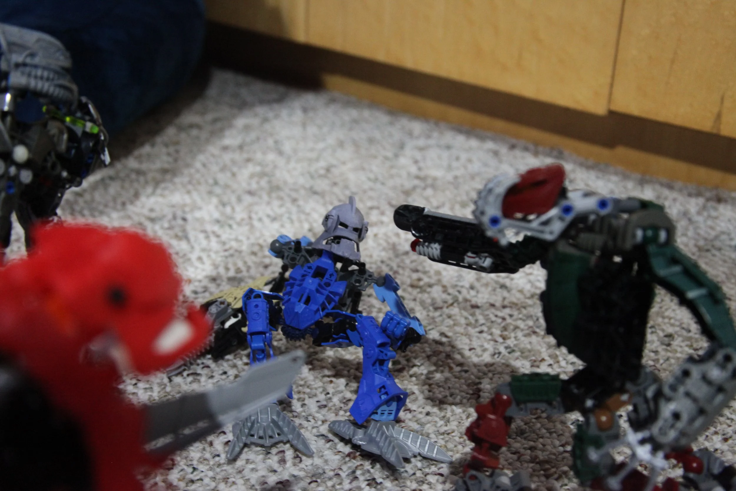  Tyrant:”Out of my way shrimpy pathetic excuse of a skakdi! I’ll deal with you later.” 