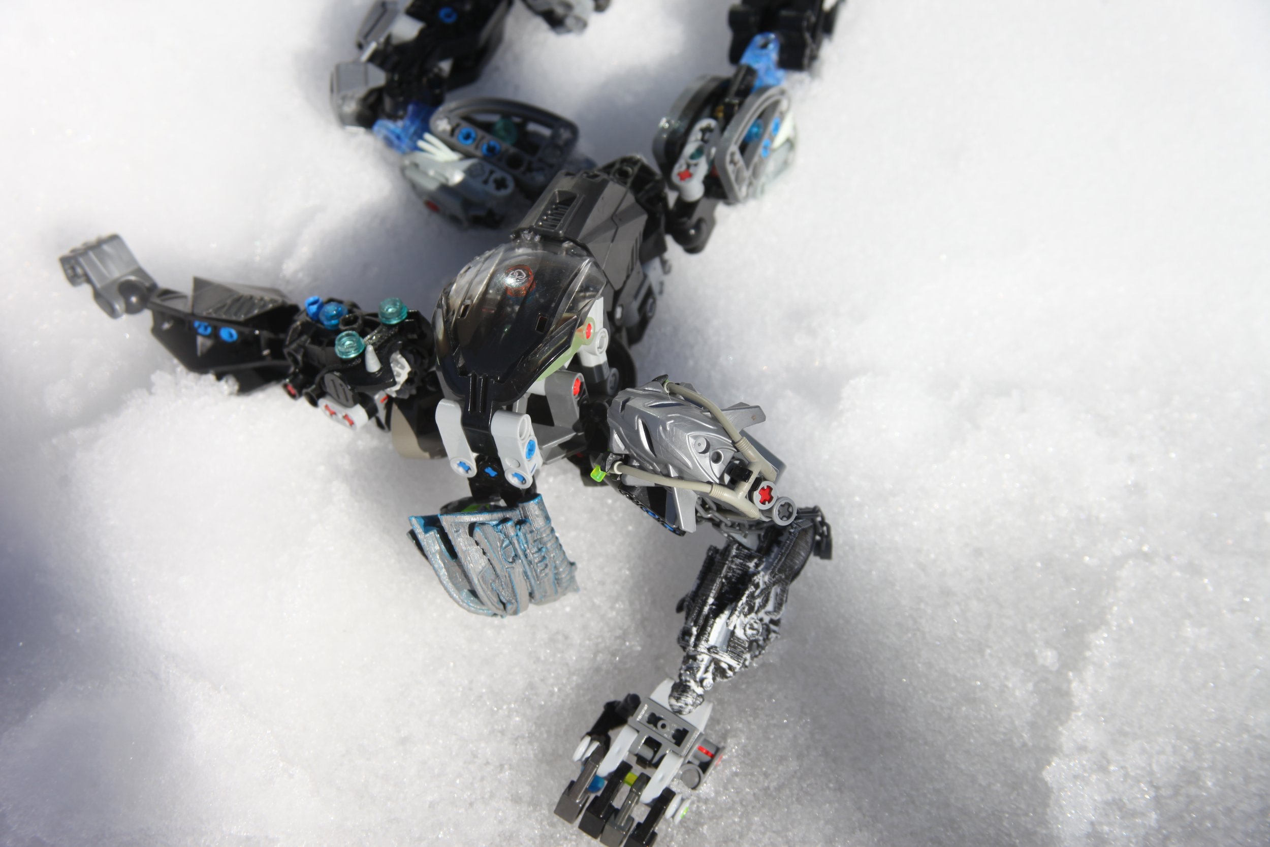  (Sylus gets up a moment later and shakes the snow from his mask) 