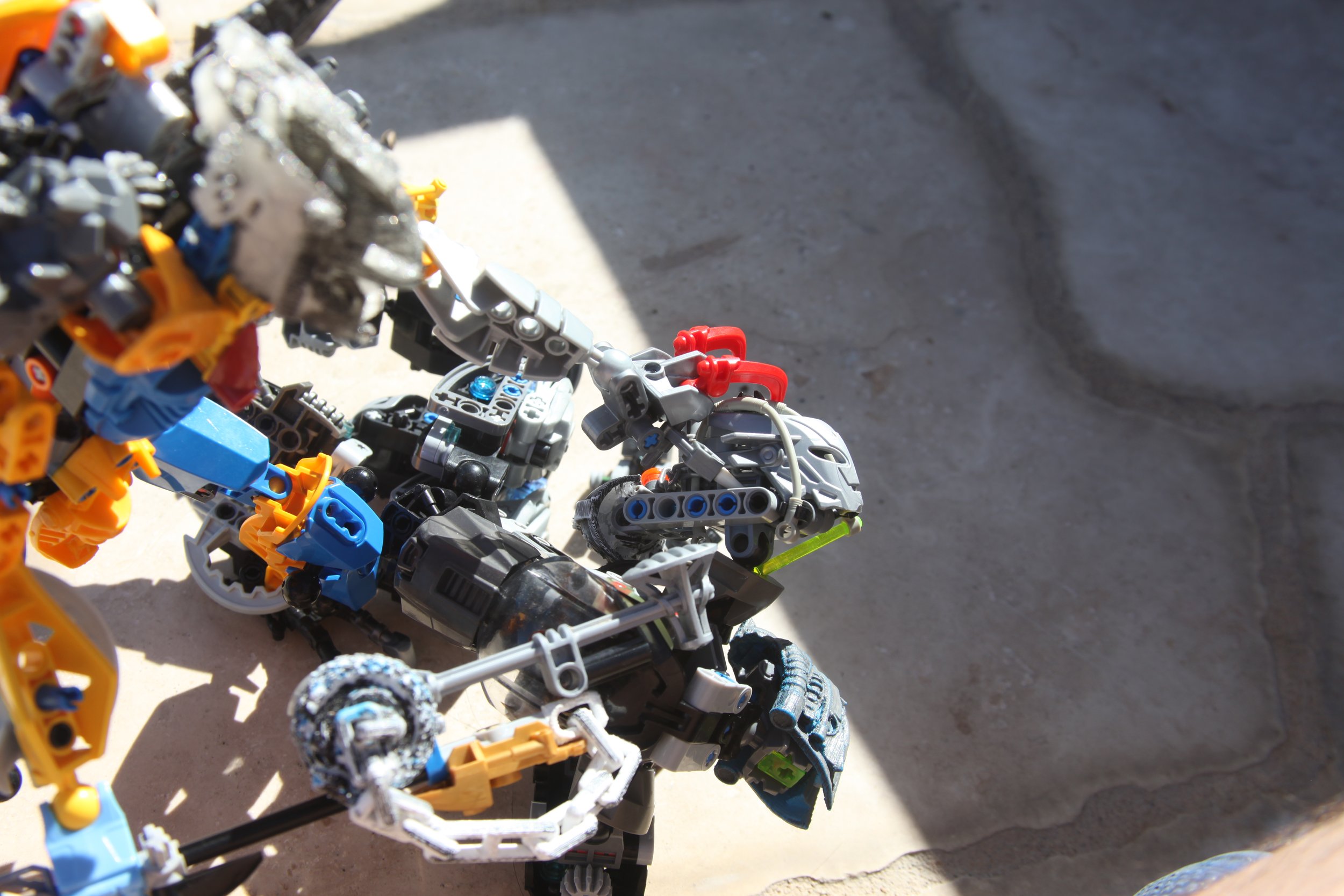  (The makuta gently placed the injured toa’s arm back into it’s socket then using his censer to reverse the damage done, after qa couple of seconds Sylus’s convulsions stopped and visible relaxed)  