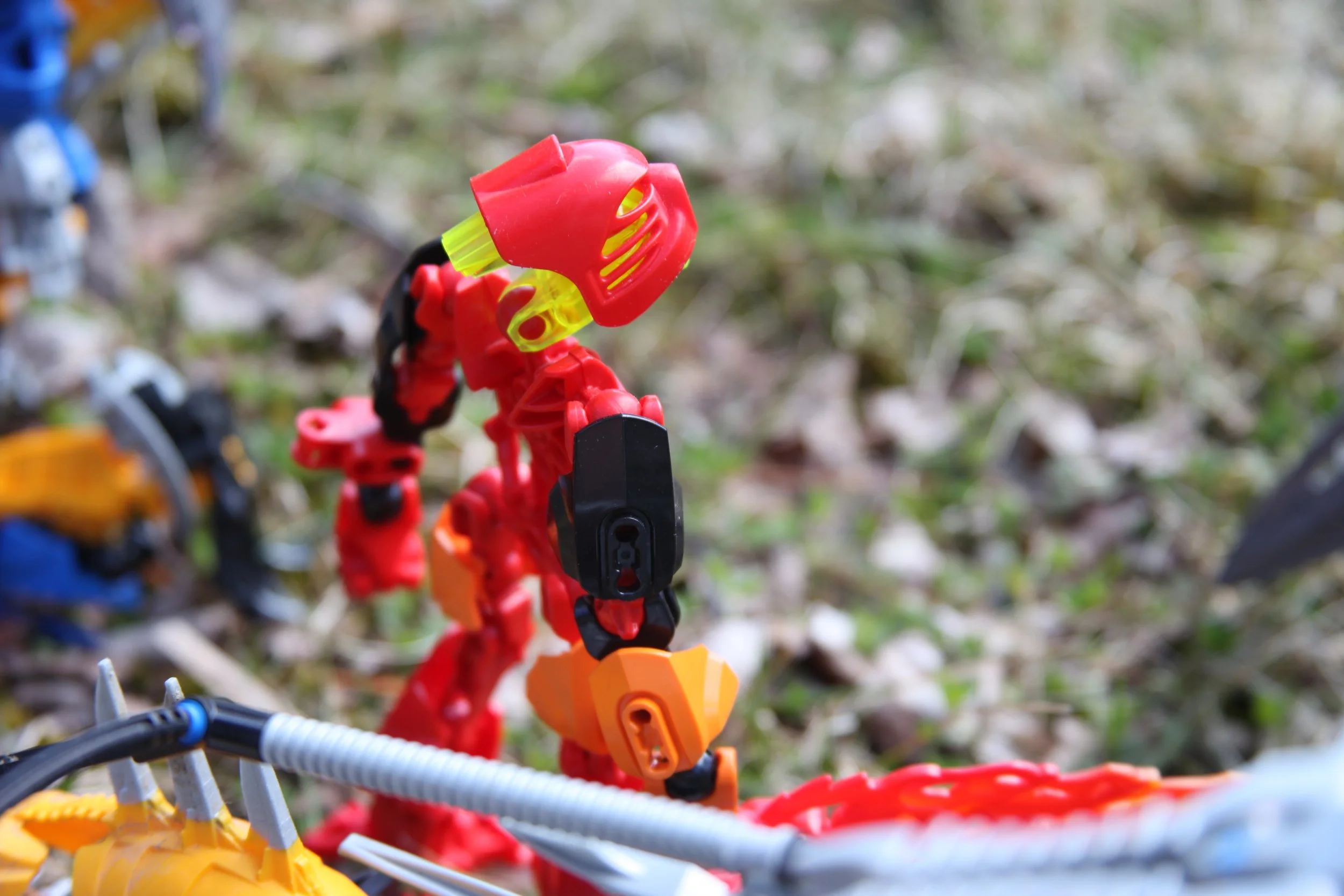  Tahu:”I don’t get it, what’s a outcast like him see in you? to me? your just a rookie who doesn’t know what he’s doing, prove to me that your more than just another one of The Shadowed One’s thugs and then we can talk some more.” 