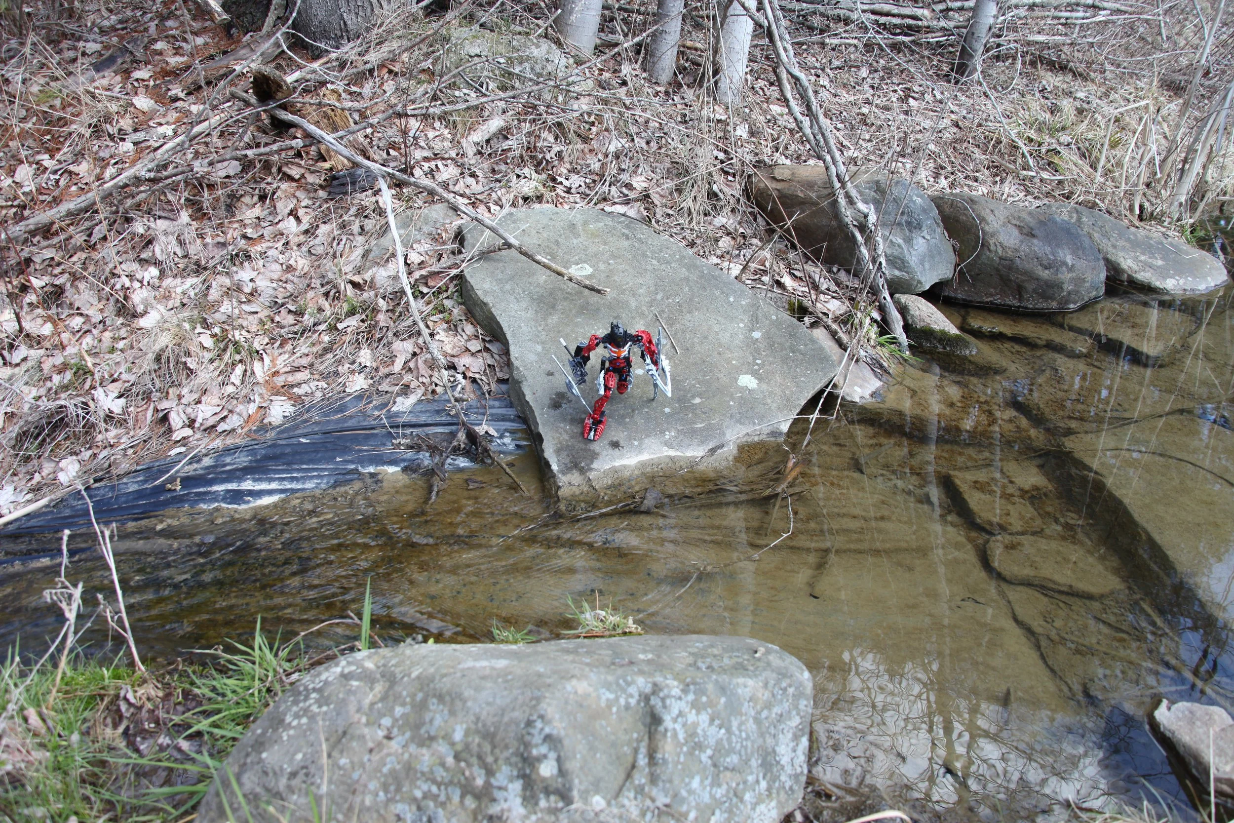  Tahu:”Especially not against that Makuta…if we don’t reach him in time.”  (Down by the creek Icarax waited, his quarry had escaped for now and it was only a matter of patience before…) 