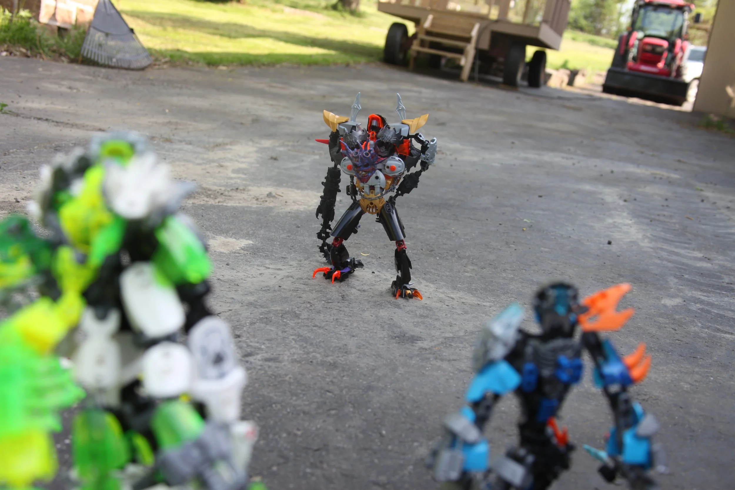  Karzahni:”Good to see you again my old partner! have you come to witness me ripping your only chance to gain your full power again away from you?”  Bisola:”How did you find me?” 