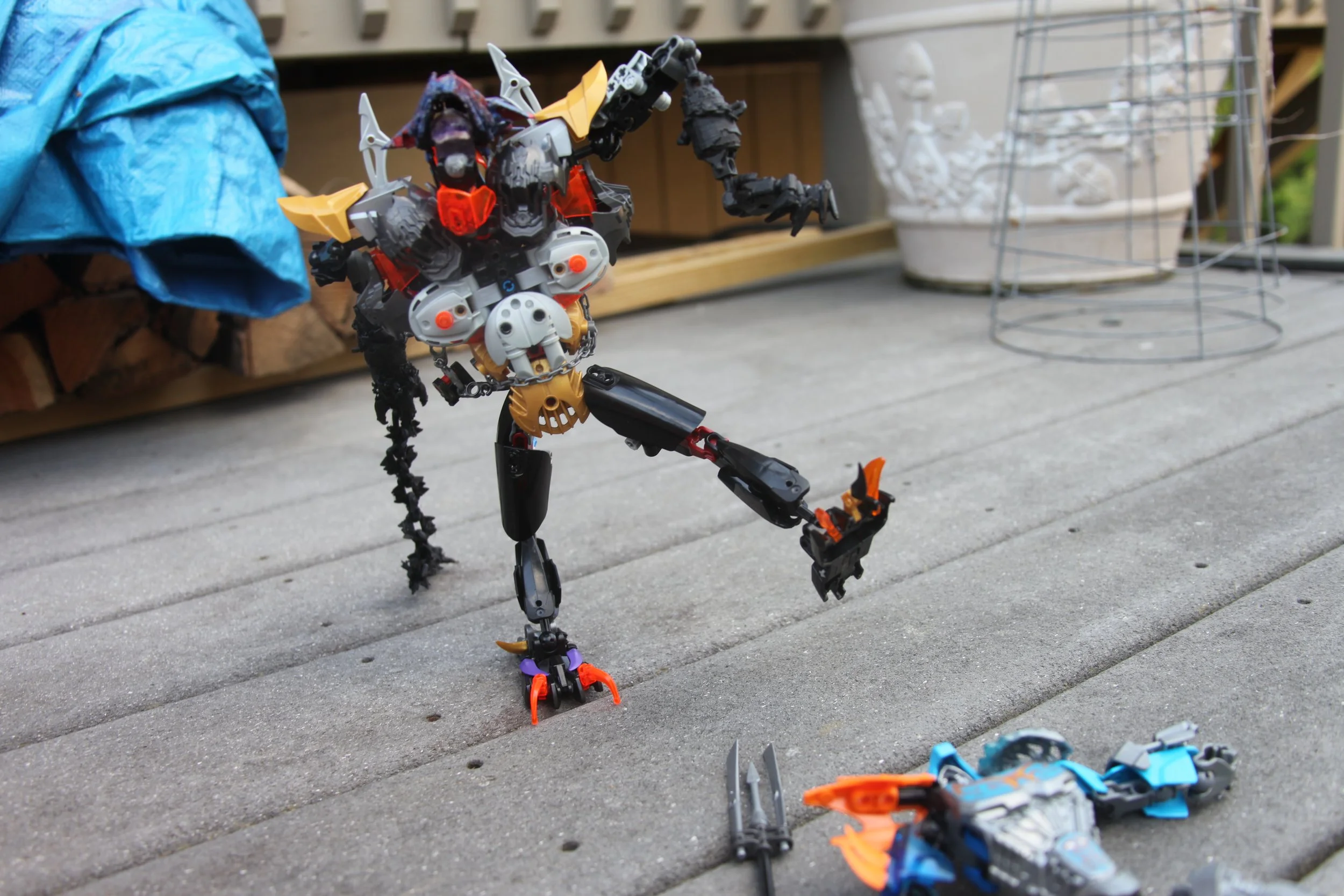  Mr. Sparks:”[garbled audio]Hey folks it’s me your favorite pal Mr. Sparks huhu! lets sing the happy song agai-”  (Karzahni snaps his head in place silencing the automated  voice)  Karzahni:”Gah! I hated being that thing! I thought I fixed that. You’