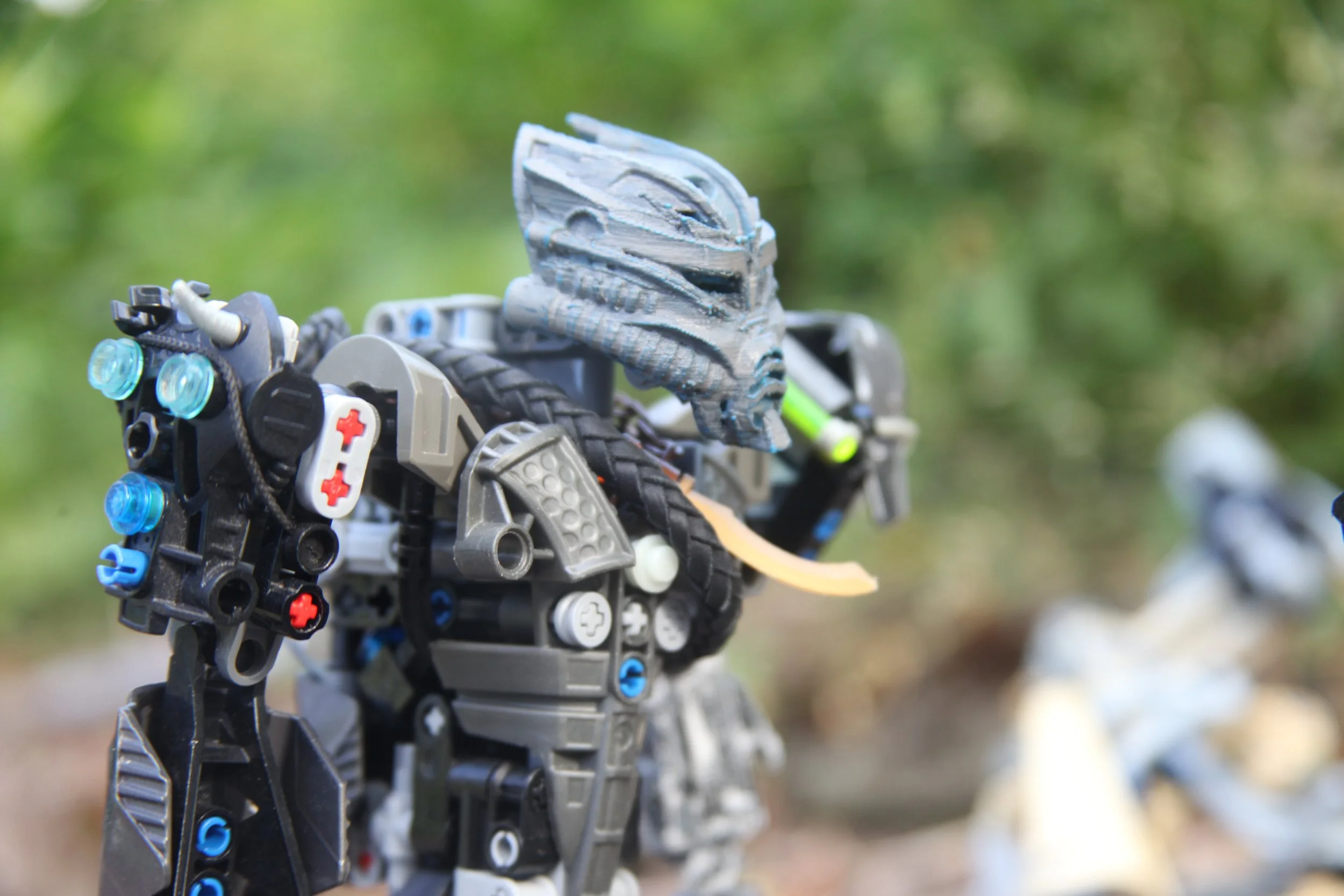 Ancient:”What I’m trying to say is, You’ve come far kid, don’t stop impressing us…Well (ahem) back to business, what’s our plan?”  Sylus:”The Marendar’s kraata showed me the way inside, I’m going in by myself.” 