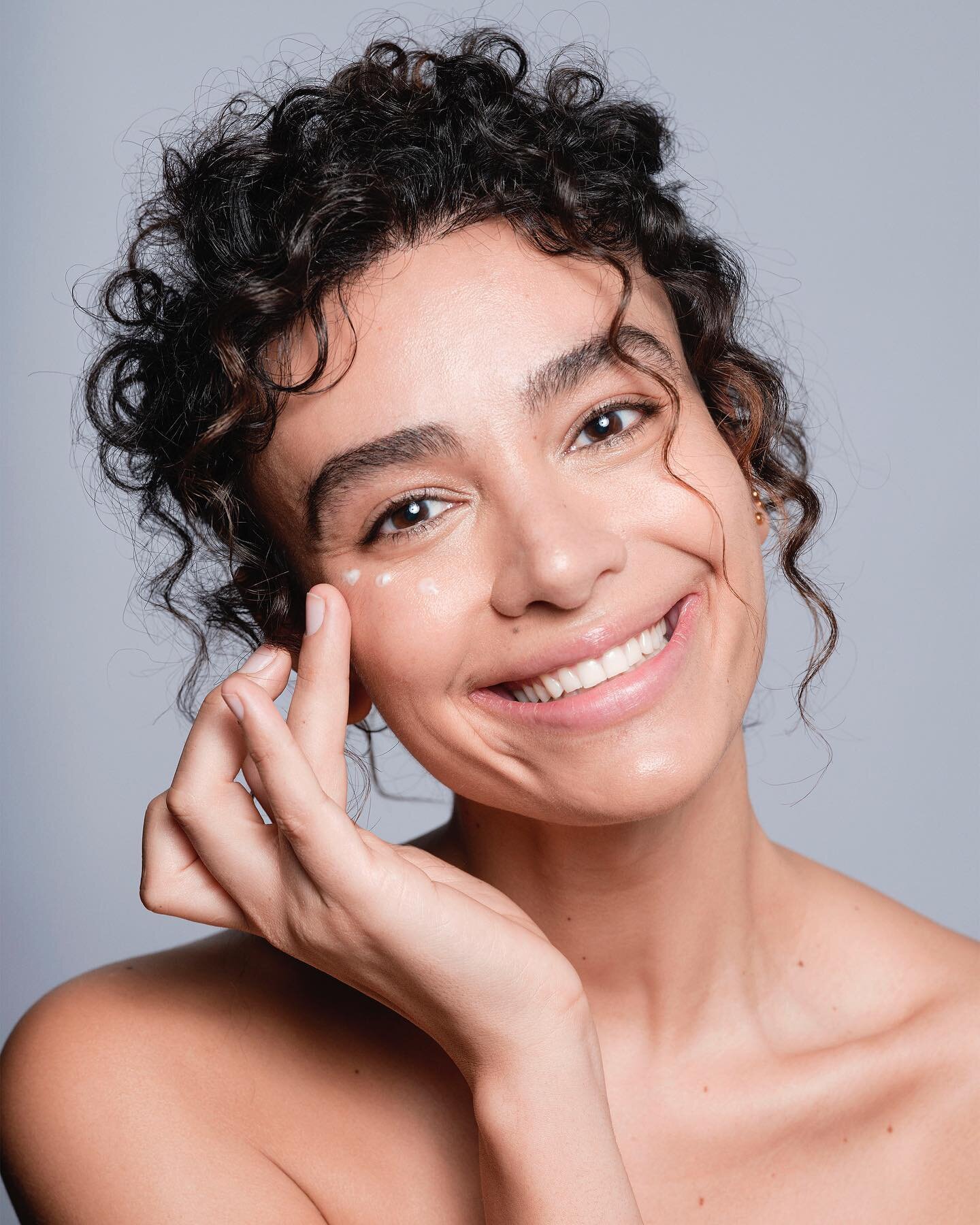 Beauty portrait of @amandachrishelofficial  for our client @oneoceanbeauty - clean, vegan, clinically proven beauty at its very best!
.
.
Production: The Factory Creative
Photo: Sean Collymore
Client: One Ocean Beauty
Producer: Lia Temple
Make Up: Am