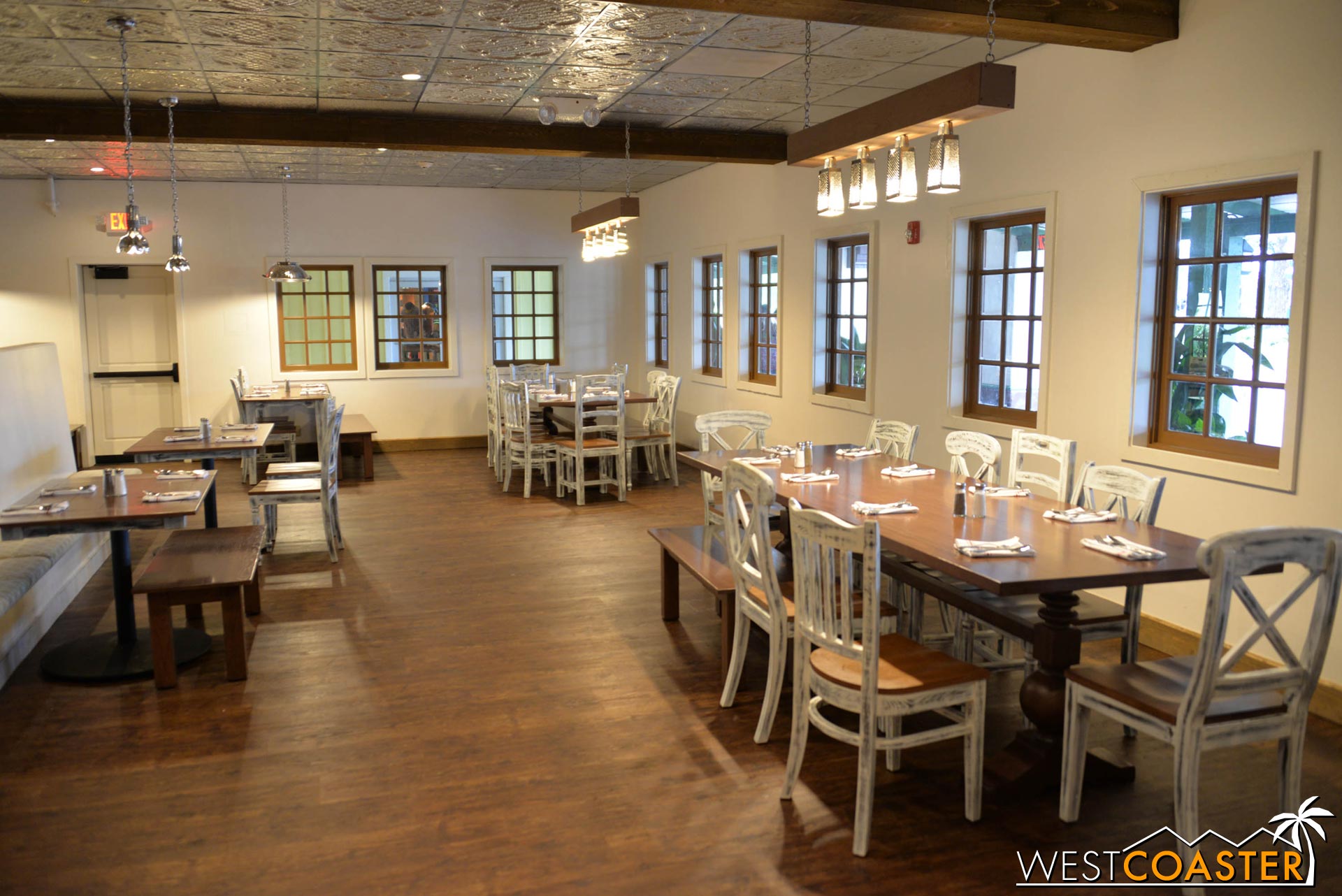 Each of the dining rooms has a different theme with the decor matching... it's a nice touch, but one thing we noted was the lack of history. Thankfully I was told that's being worked on! 