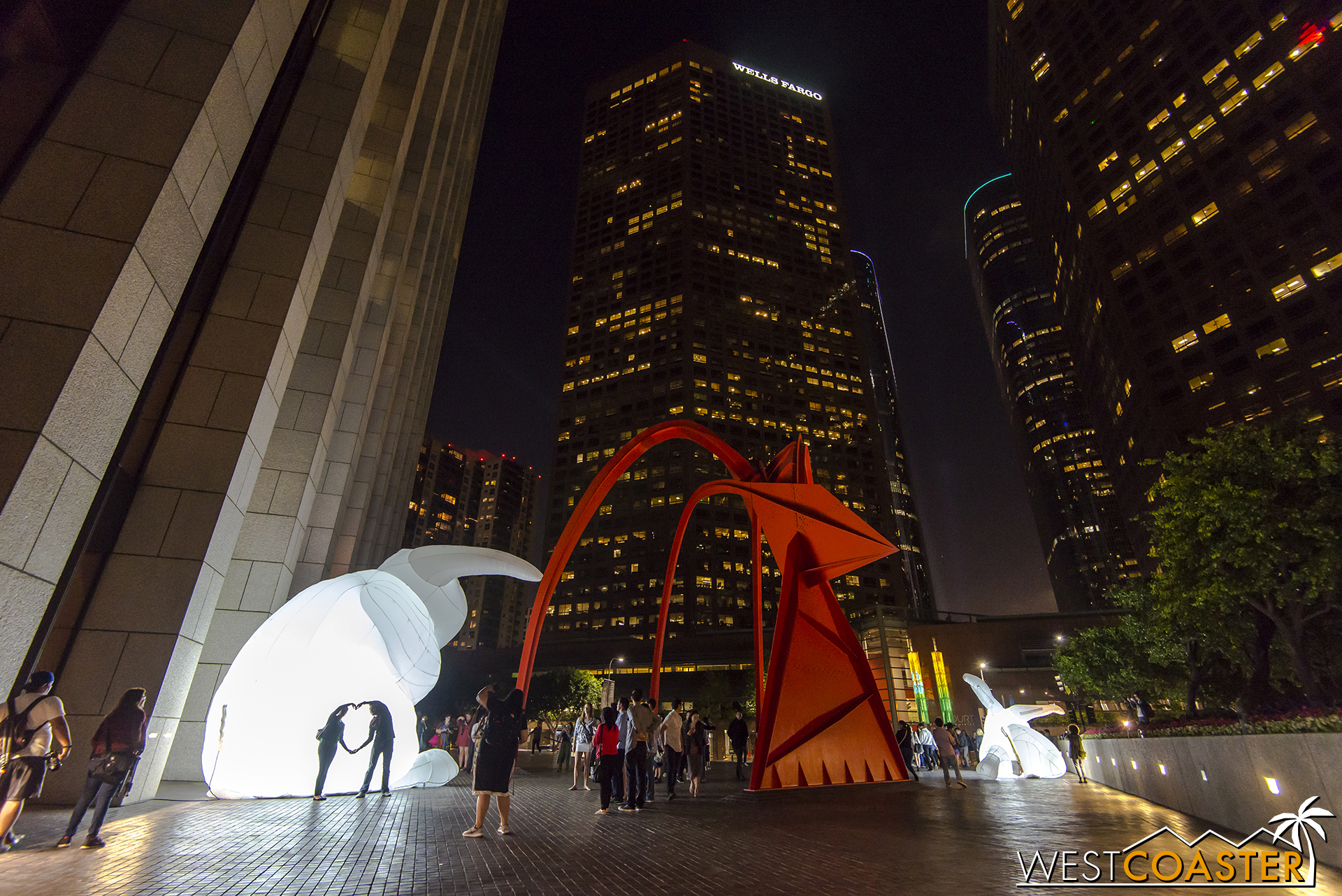  The plaza, with the red "Four Arches" sculpture by Alexander Calder, provided a very nice backdrop. 