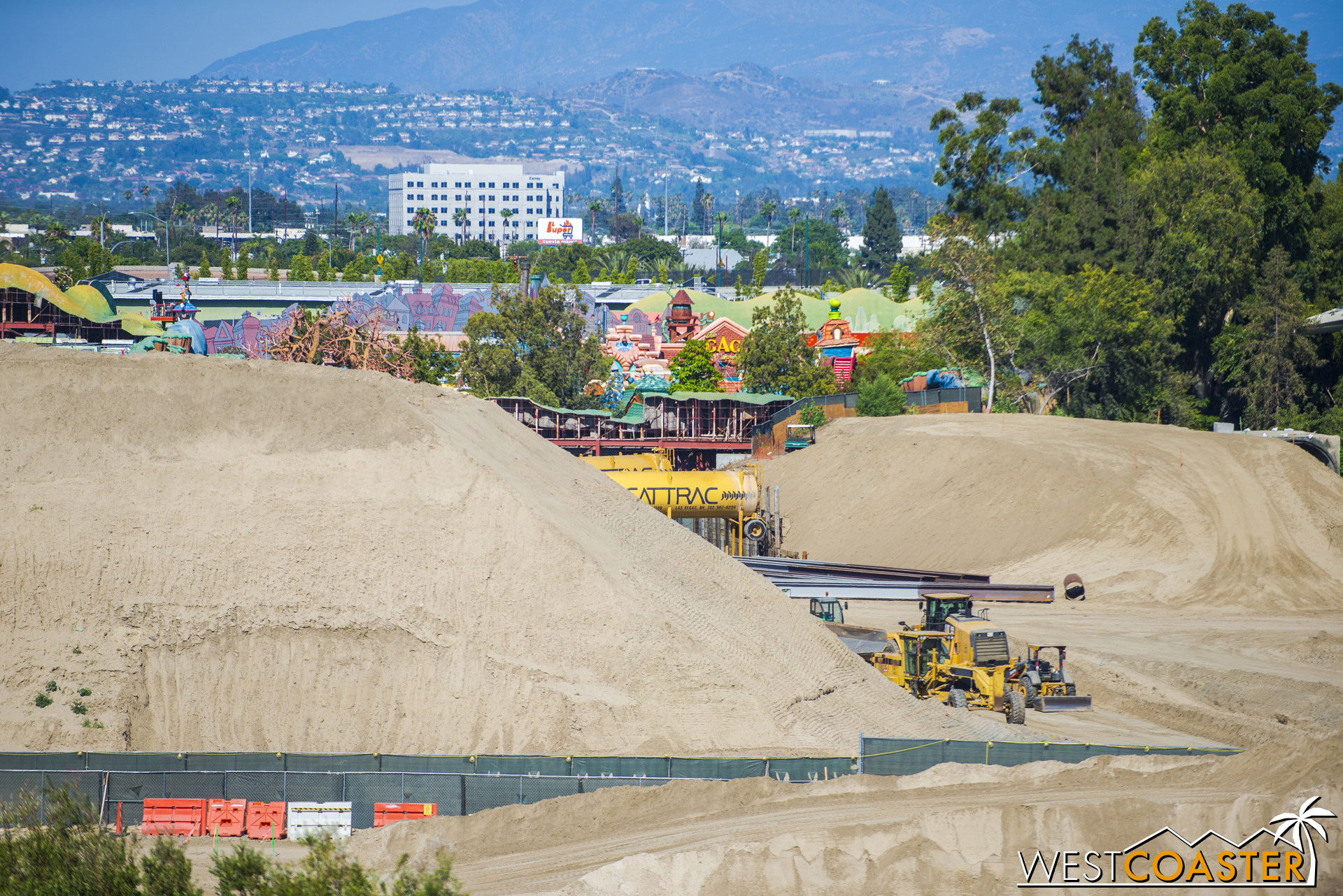  A closer look at the berm provides some scale.&nbsp; It's basically behind and to the west of Mickey's Toontown and appears to correspond to the really tall rockwork in the rendering of "Star Wars" Land that Disney Park Blogs released last week--the