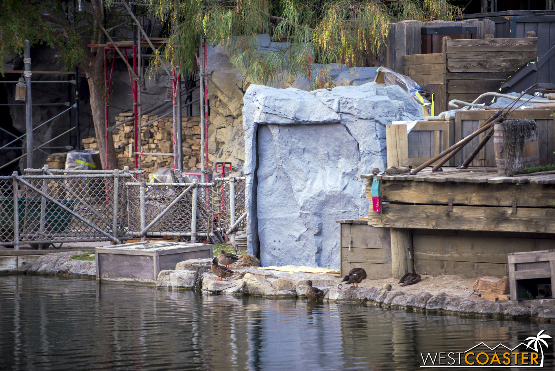  As you can see, they really hide equipment and items for FANTASMIC! 
