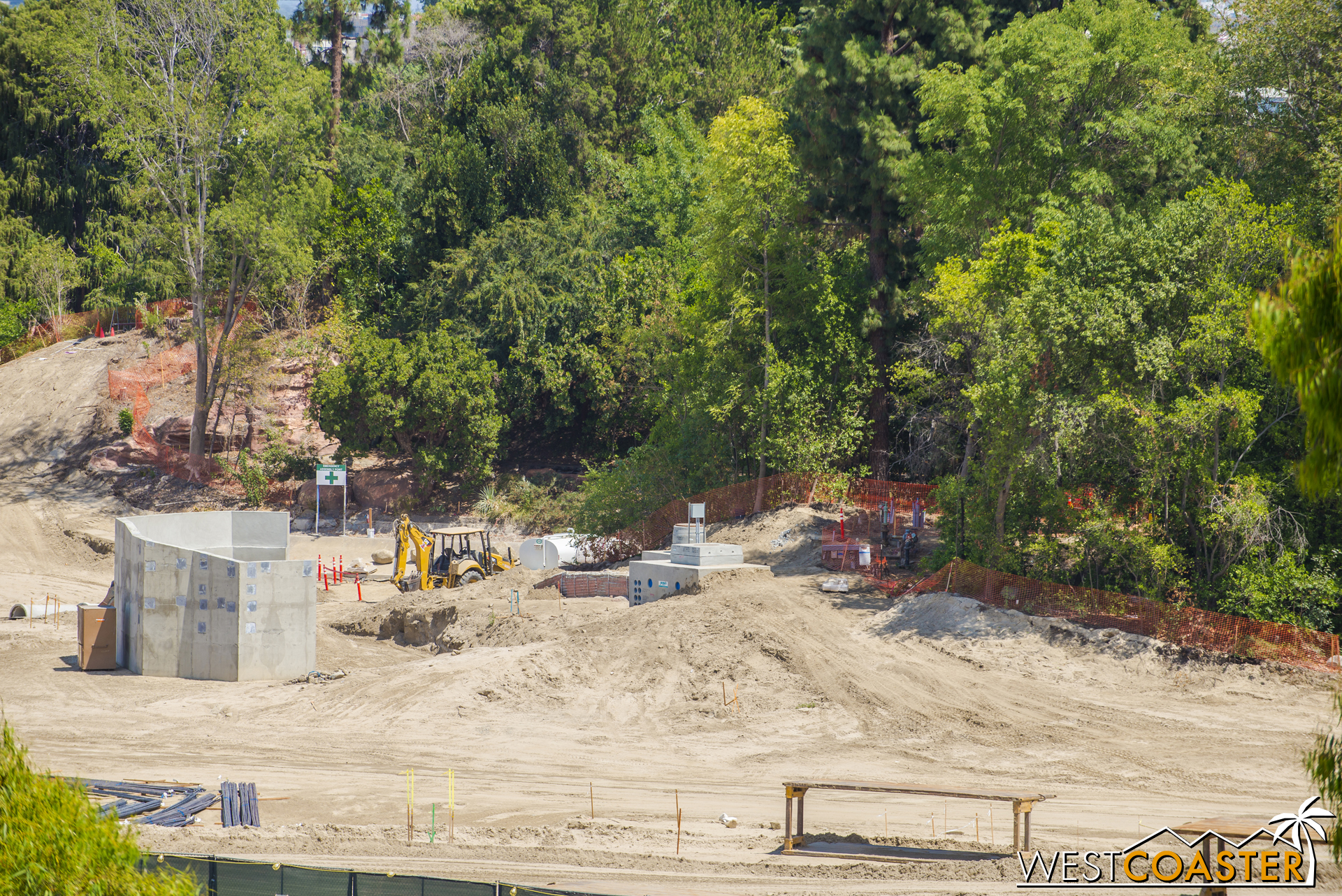  Aaaaaaaand... one last look at the au naturale backside of the Rivers of America. 