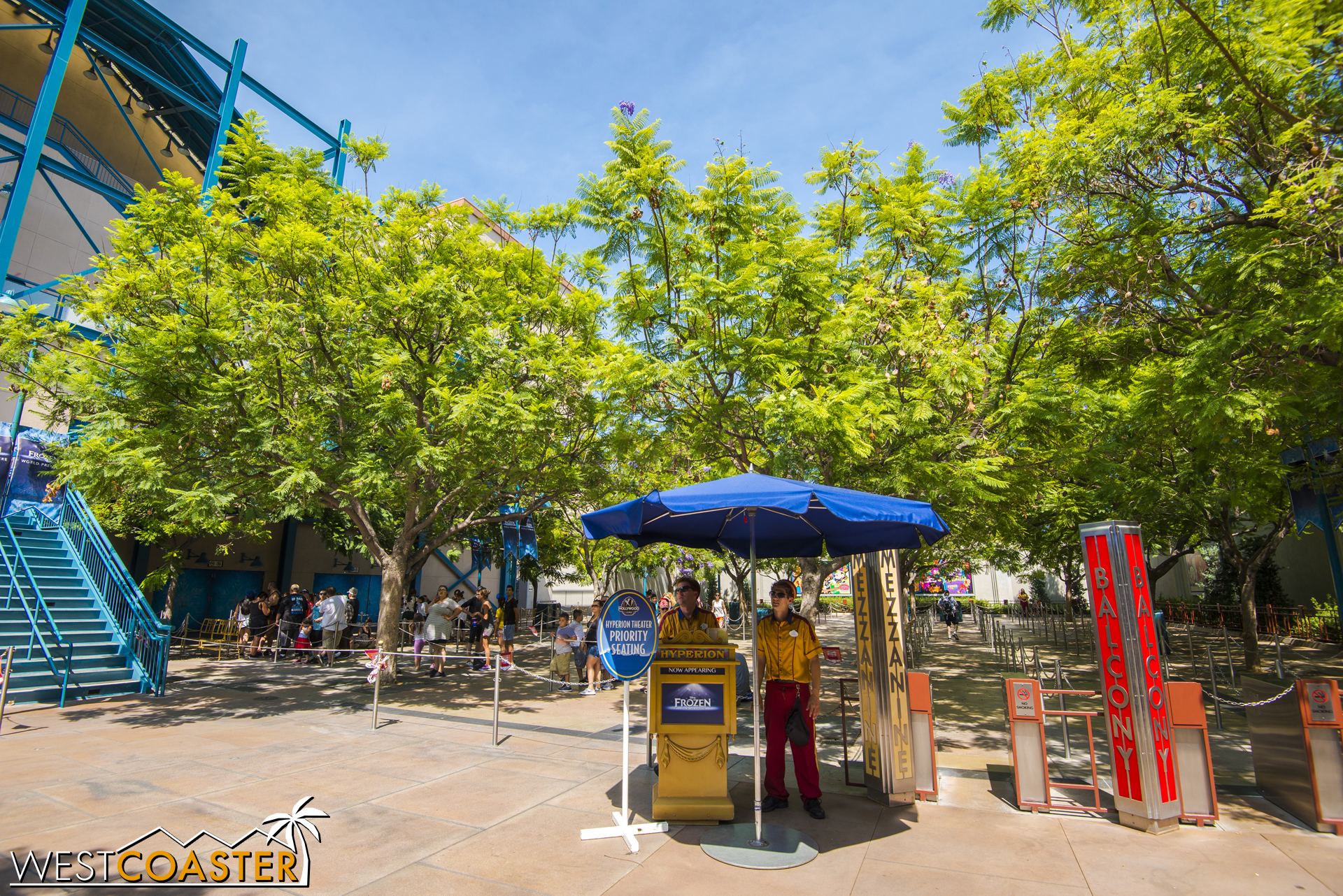  The attraction requires FastPass reservations for those looking to sit in the orchestra or mezzanine levels.&nbsp; Standby is available but only nets you balcony seating.&nbsp; Standby seems to have been filling up by 45-60 minutes in advance of sho