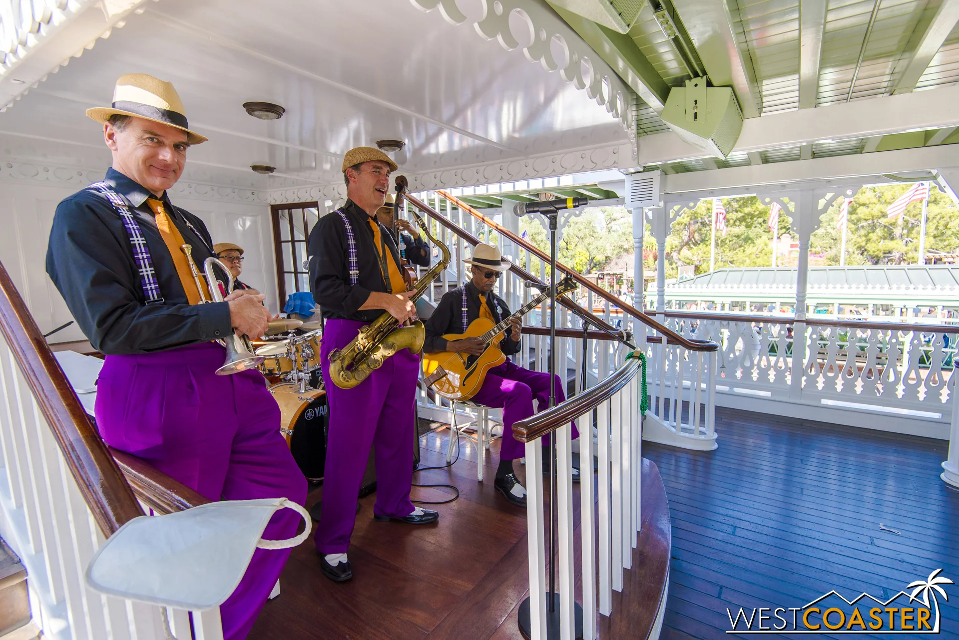 One level above, the Royal Street Bachelors provide some fun jazz tunes.