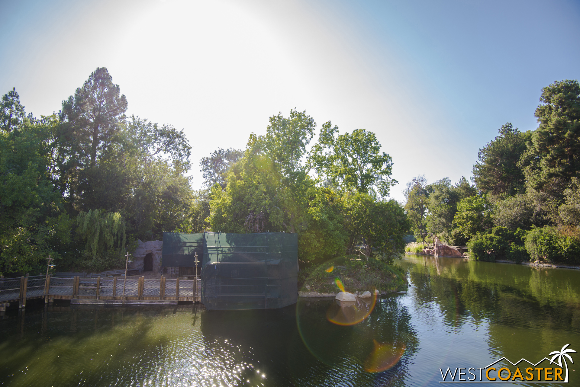 Now moving around the riverbend toward the interior of the east side of the Rivers of America. 