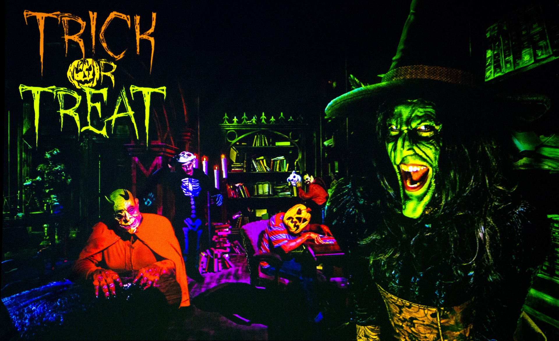  Trick or Treat (Image courtesy of Knott's Scary Farm) 