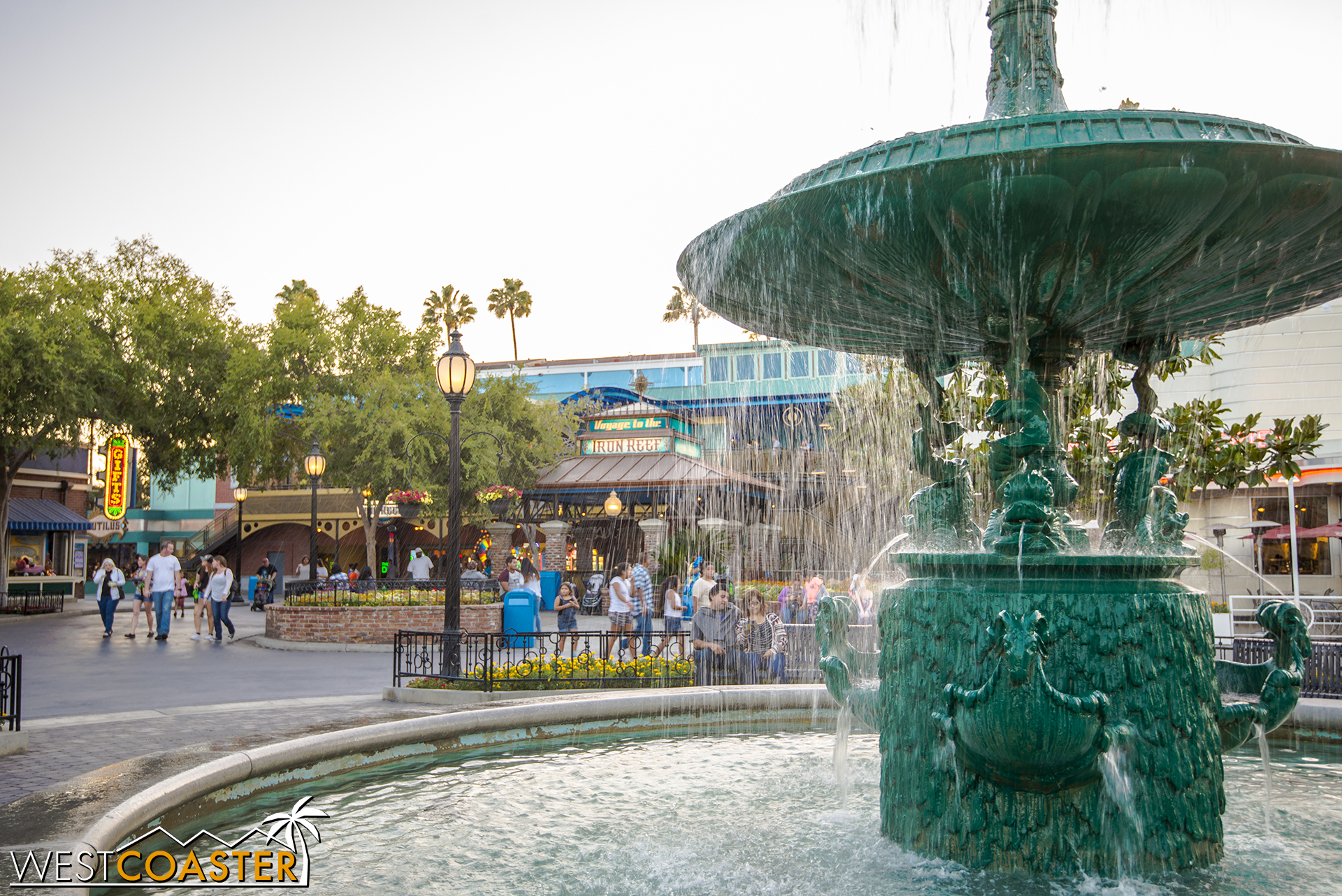  Charleston Fountain is a reminder of what The Boardwalk was like before its re-theme, so many years ago. 