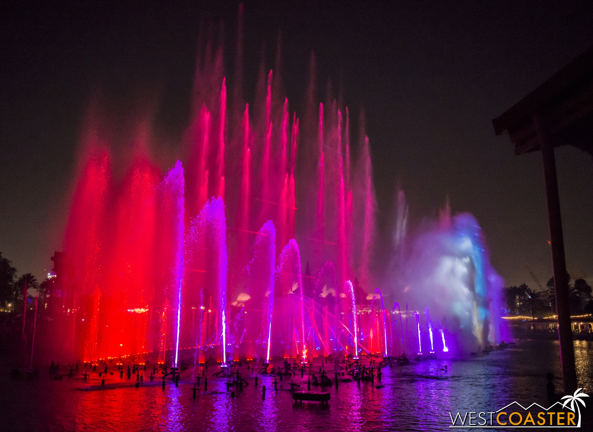  Still, the dancing fountains are mesmerizing here as they are from the front view. 