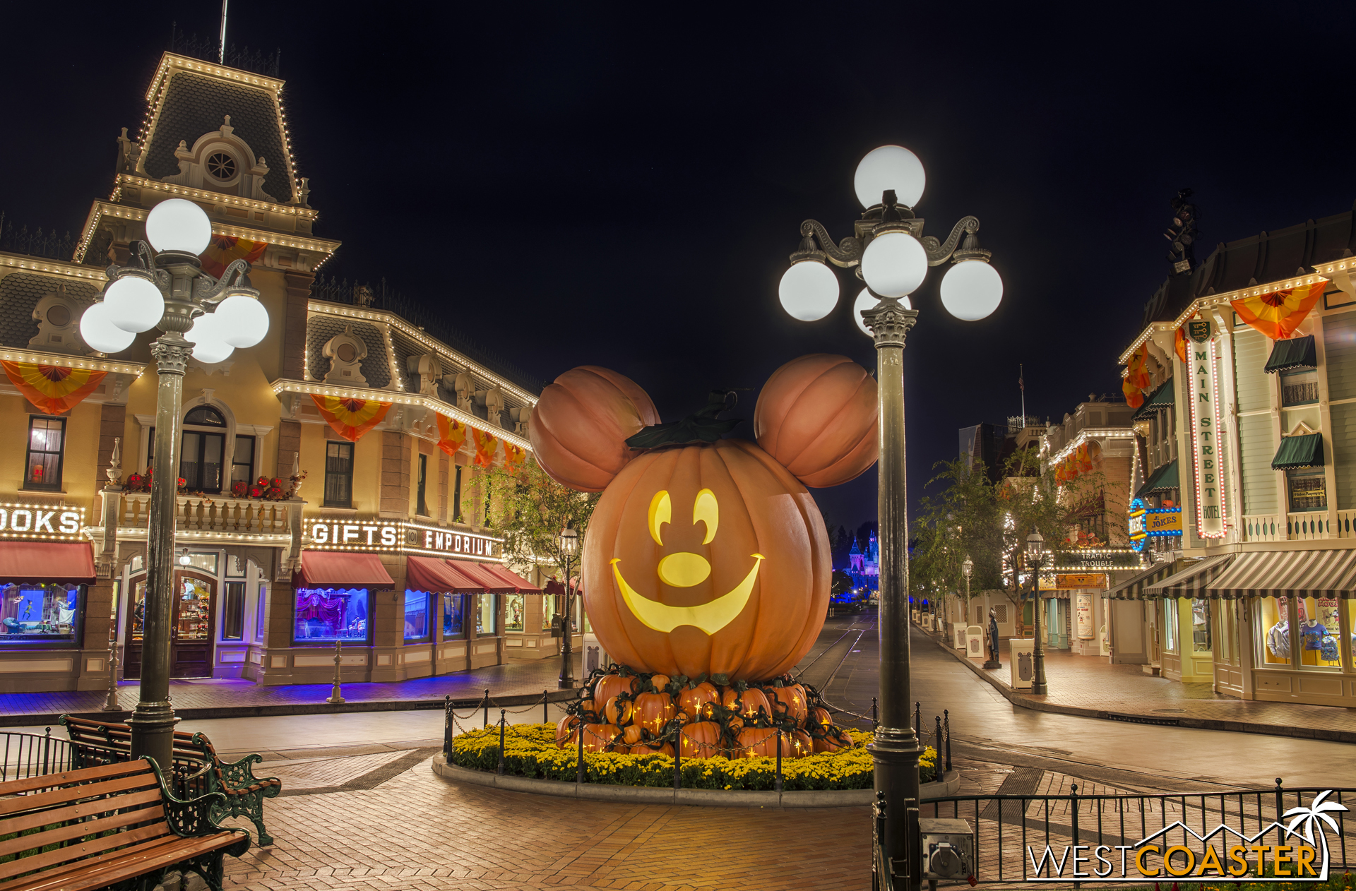  Good night, Disneyland.&nbsp; Fortunately, Halloween Time continues through the end of October! 