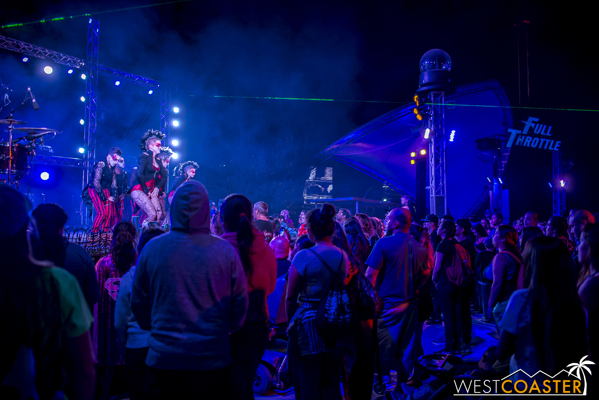  The "Voodoo Dolls" dance in between sets of the band. 