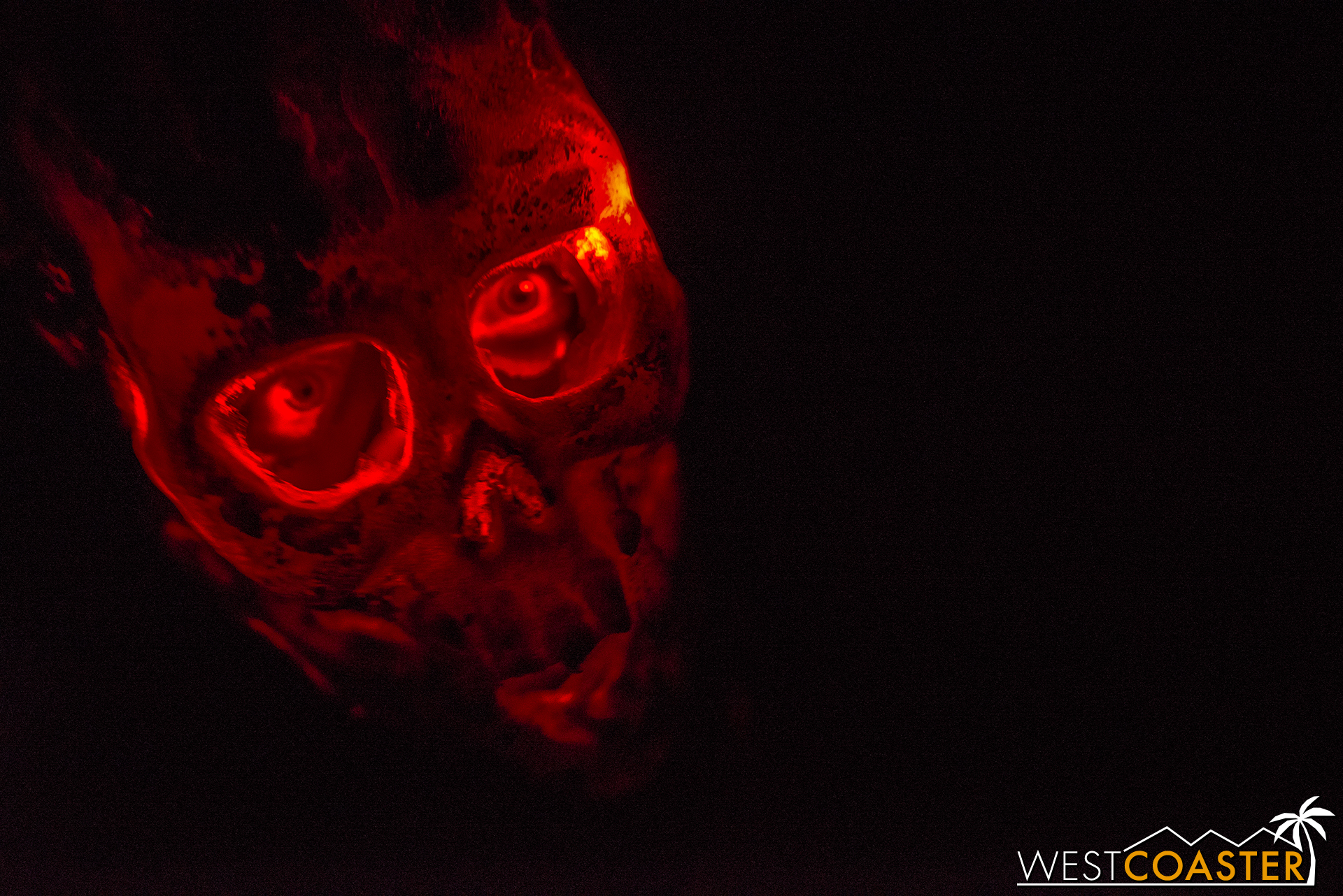  Some of the monsters in the darkness have some fantastic-looking glowing red skulls. 