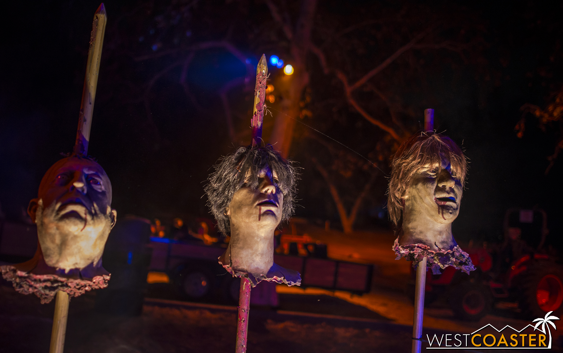  Those waiting in line may be serenaded by these singing heads on pikes.&nbsp; Nice to see them still here. 