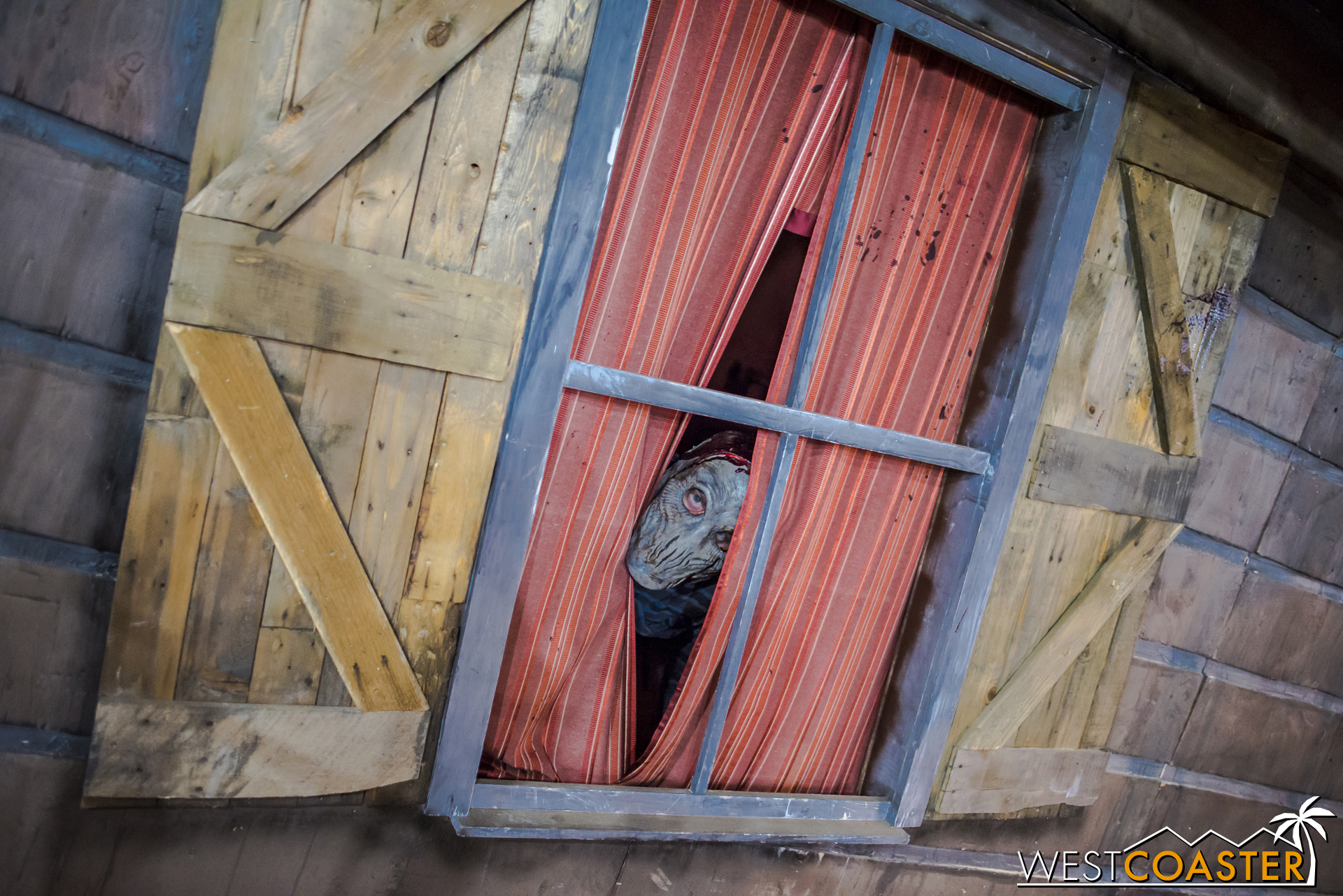 Oh look, a friendly host just dying to welcome us in!