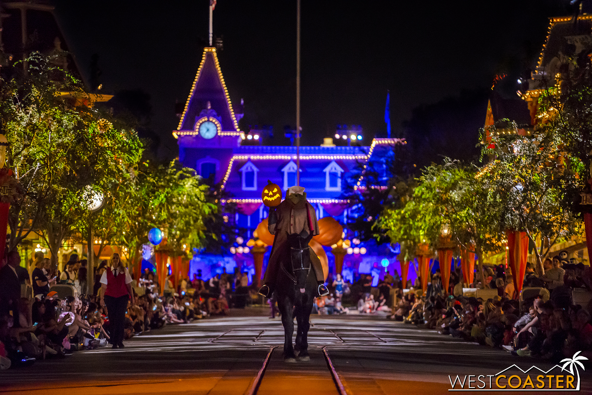  Adopting a modified form of Disney World tradition, the parade opens with the Headless Horseman. 