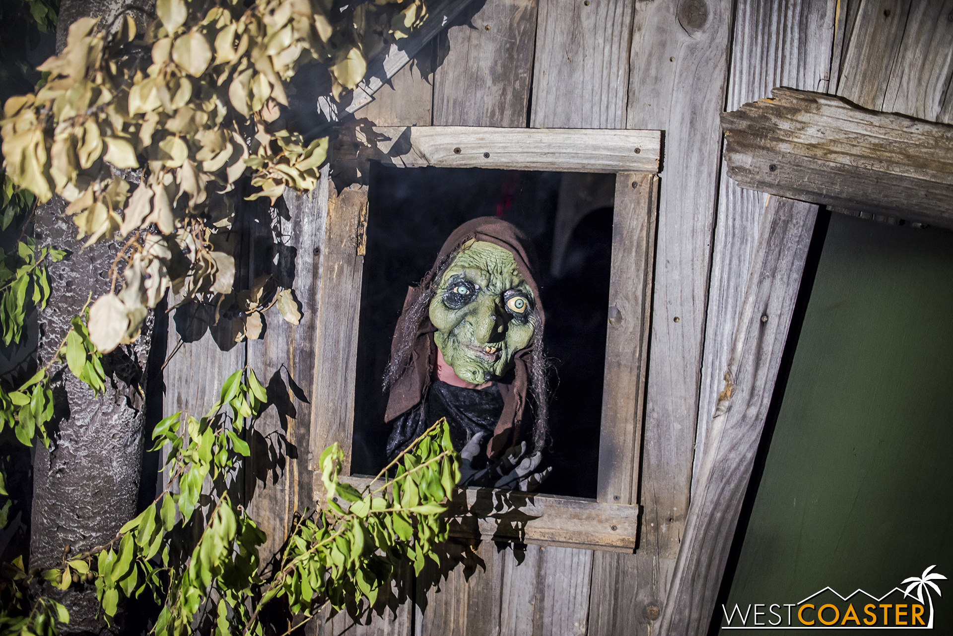 Surprise! A drop panel allowed for scares of guests outside the haunt!