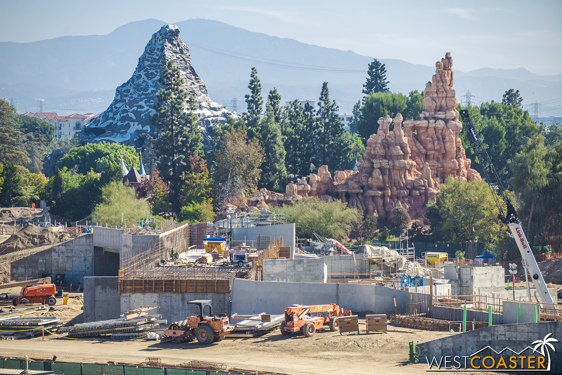  Moving over to the area behind Big Thunder Mountain. 