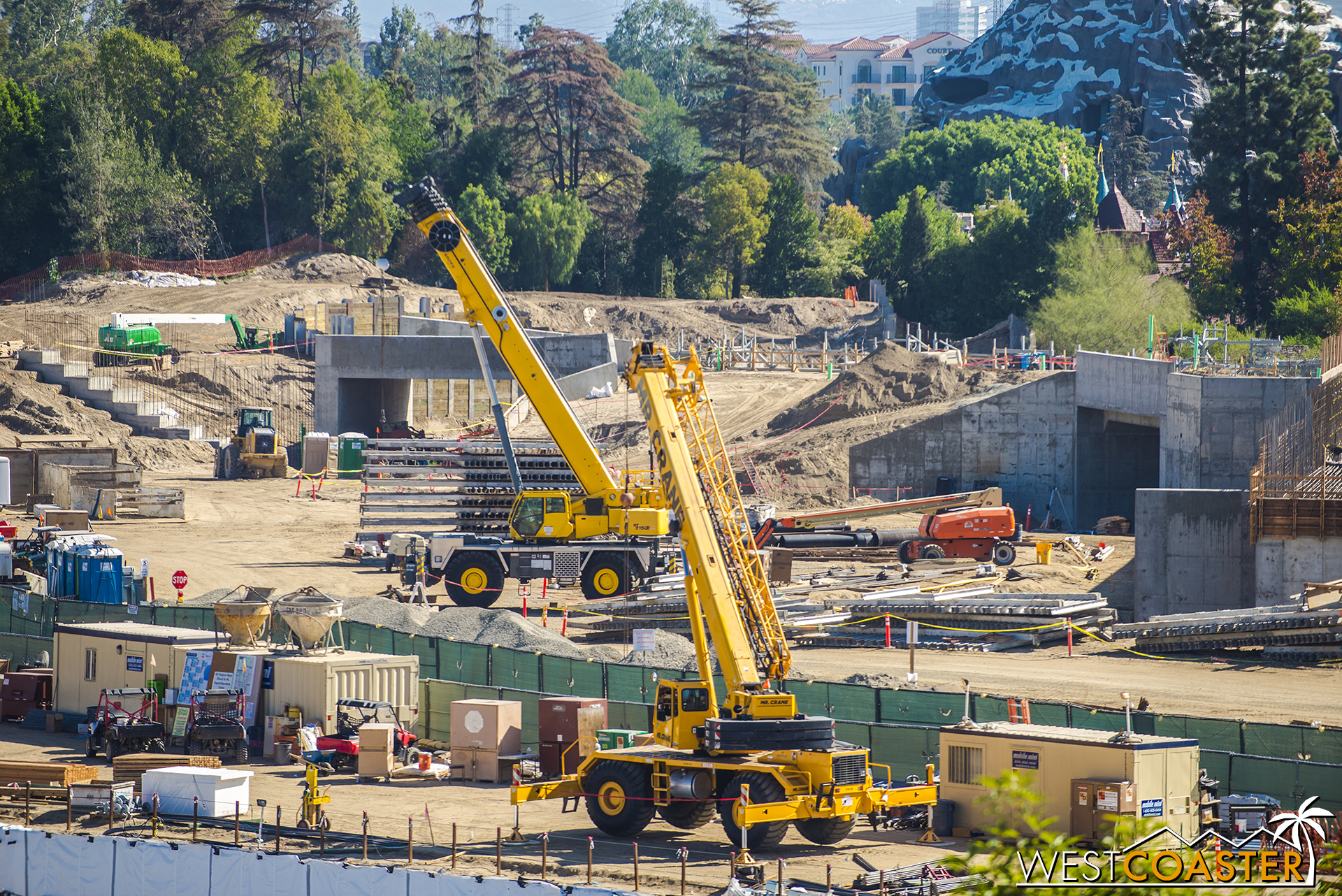  Behold the future main entrance into "Star Wars" Land. 