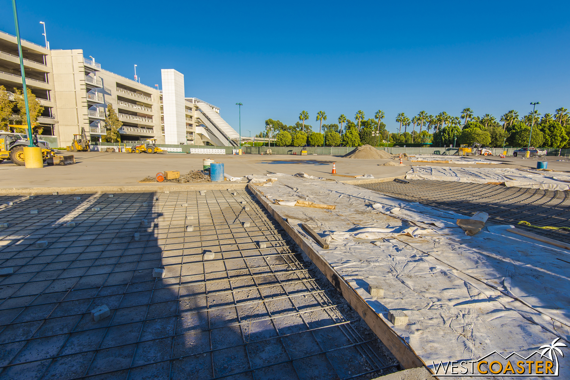  And there will be all that space for bag check, security screening, and queuing.&nbsp; The tram lane looks to bisect the current loading area, and the half that will no longer be part of the loading zone may end up being given back to tram operation