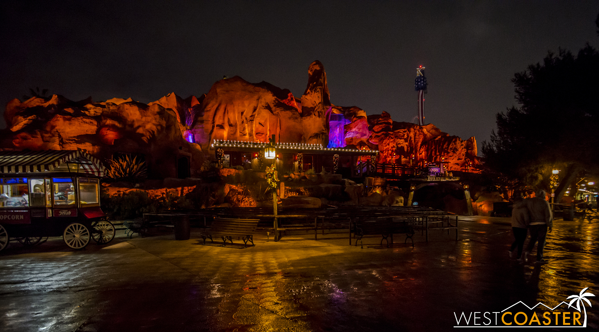  The Calico Mine Ride is modestly decorated with Christmas wreaths and ribbons. 