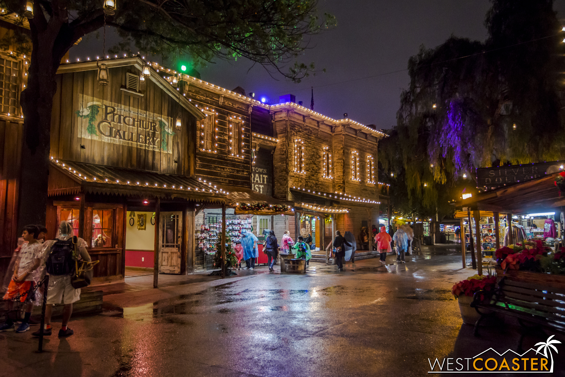 But Ghost Town at night sure is lovely!