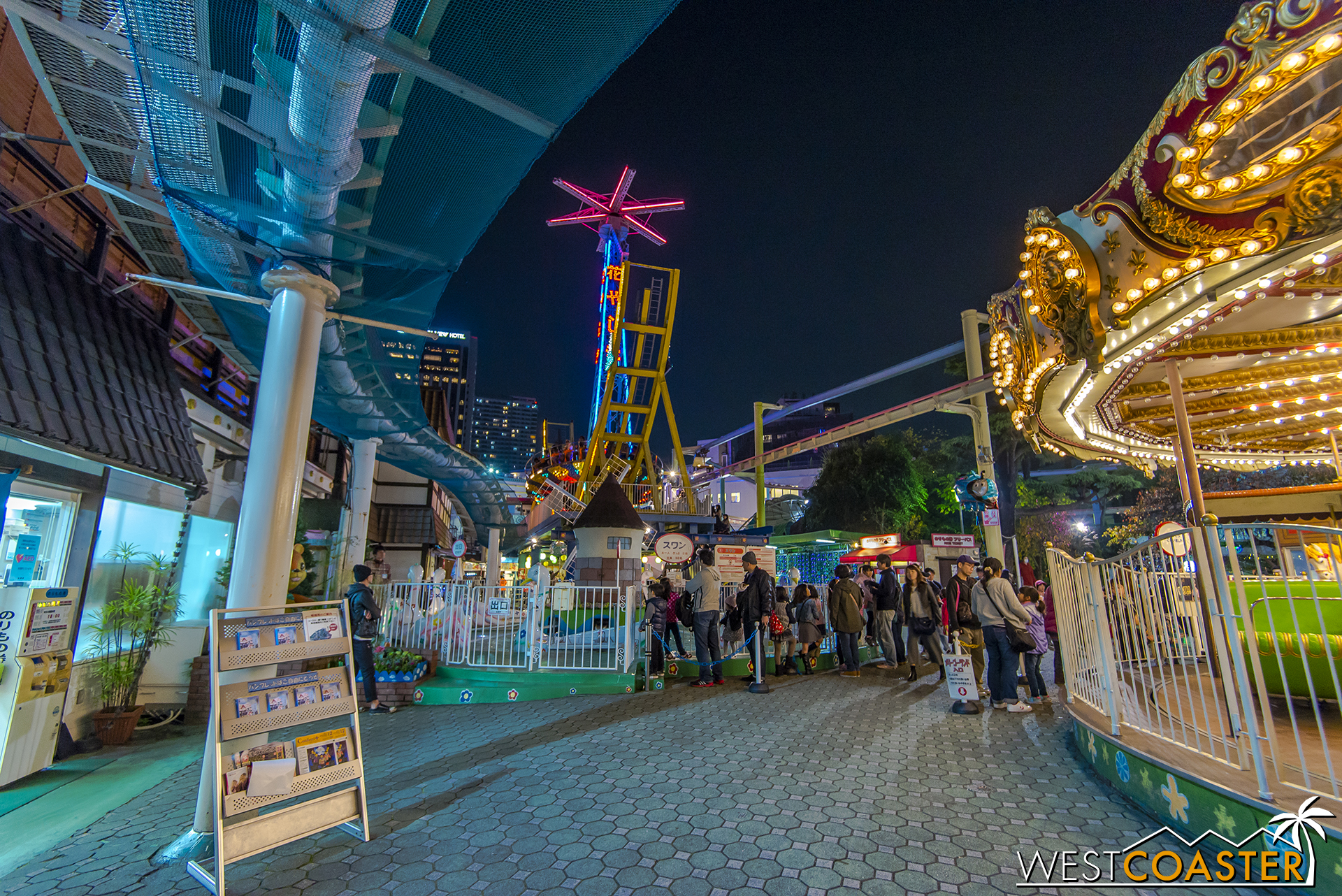 The entry into the midway at night (from last year, since Bee Tower no longer stands).