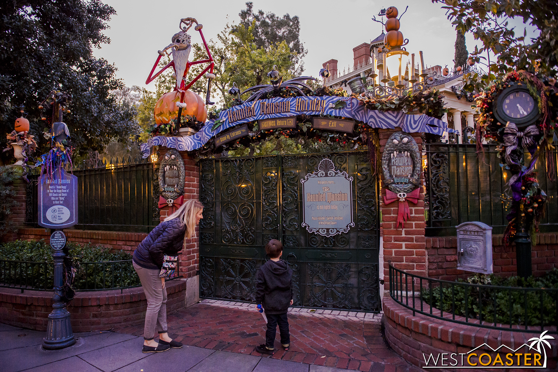 The Haunted Mansion is now closed. If you want rides, well then that blows.
