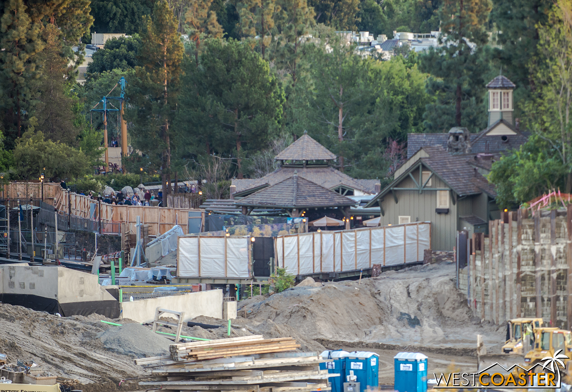 Here's a close-up. Slowly, the dirt is moving around, and stuff is getting built. 