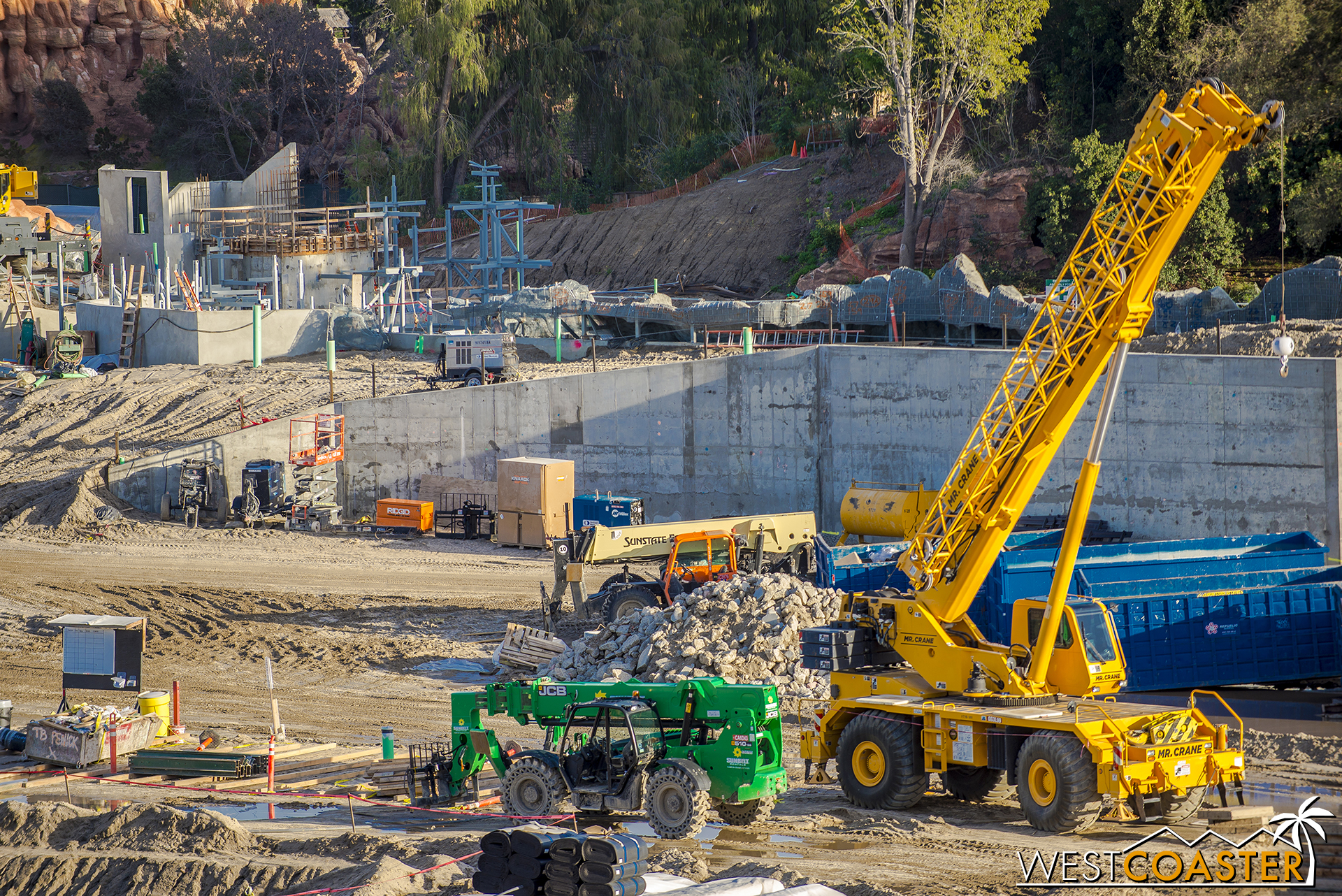 It’s going to be a huge wall. The grandest wall, you’re not gonna believe it. Nobody builds walls better than me, believe me. This will be the greatest wall in theme park history.