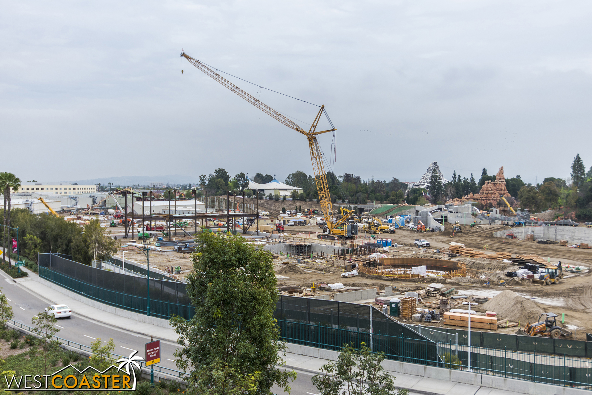 The most obvious new feature since last time is structural steel being put up. Even last week, this scene looked different.