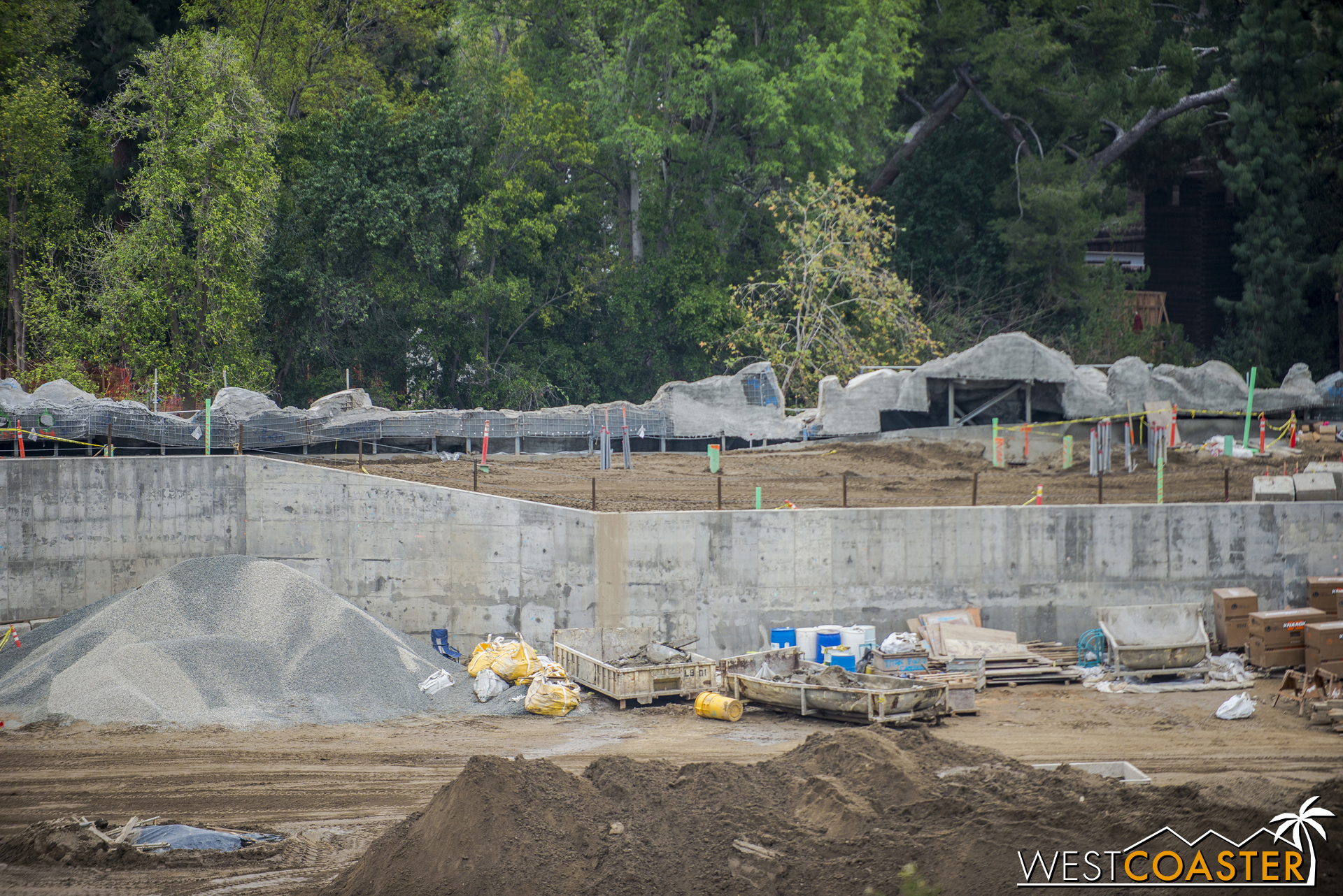 This is an interesting and artistic process using plaster over a mesh network of lath which is shaped and welded to support members attached to the main structural walls.
