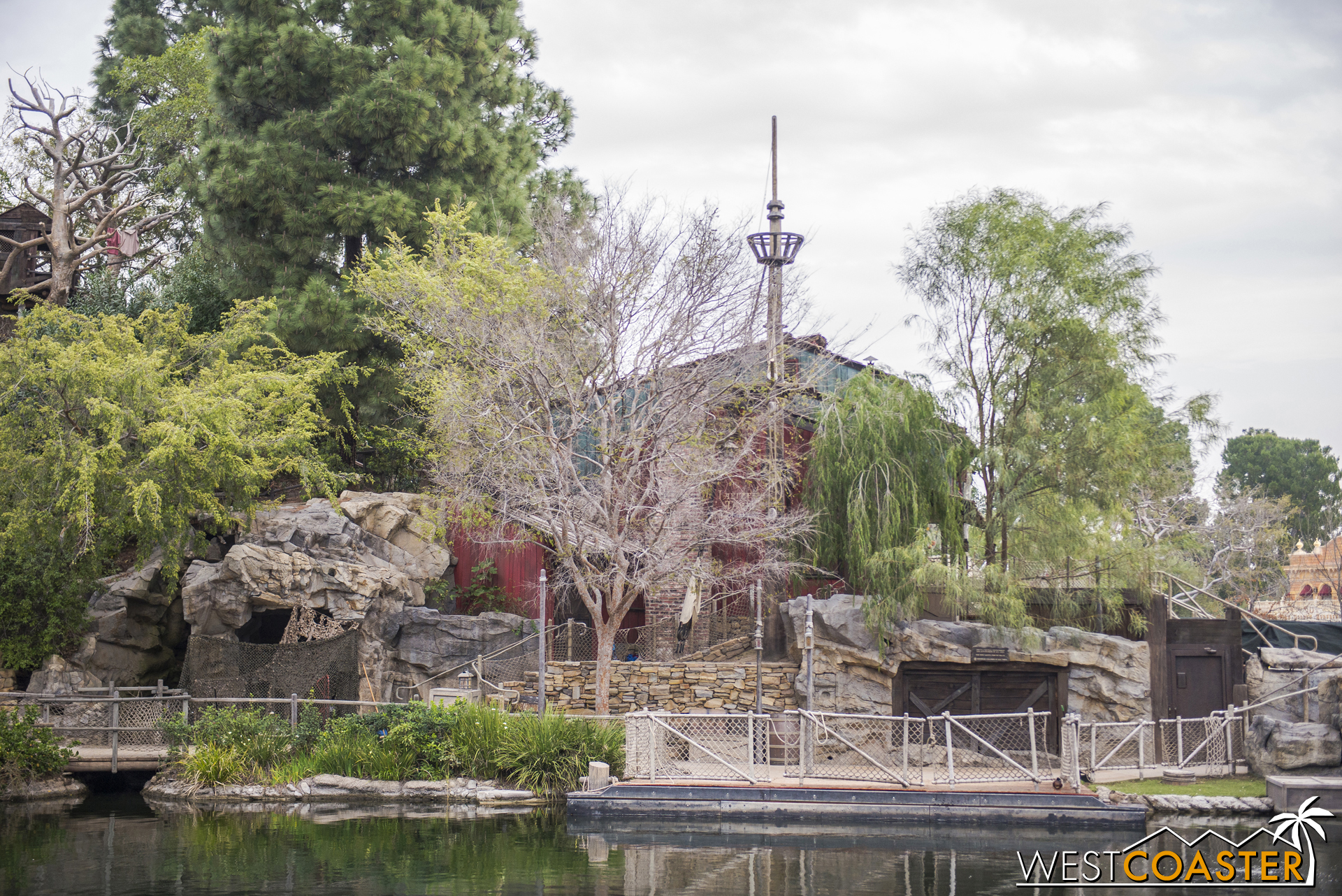  Tom Sawyer's Island has its own crow's nest as a pairing with the Columbia's. 