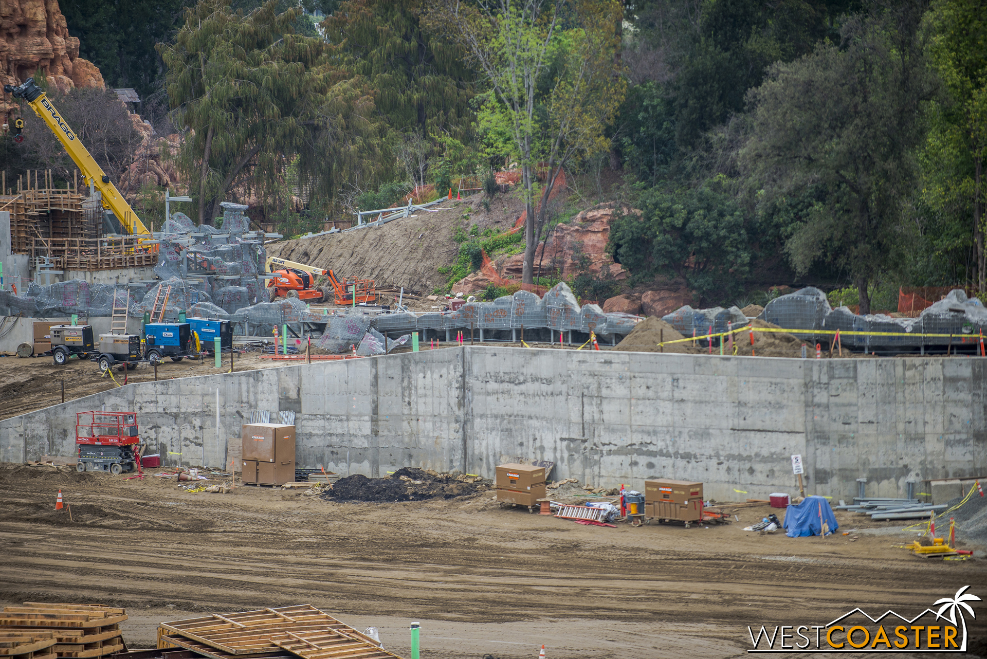 I don't know for sure (haven't bothered to look it up) if the company doing this work is the same company that did the rocks in Cars Land and similar work at Mysterious Island at Tokyo Disney Sea, but I wouldn't be surprised if it was.