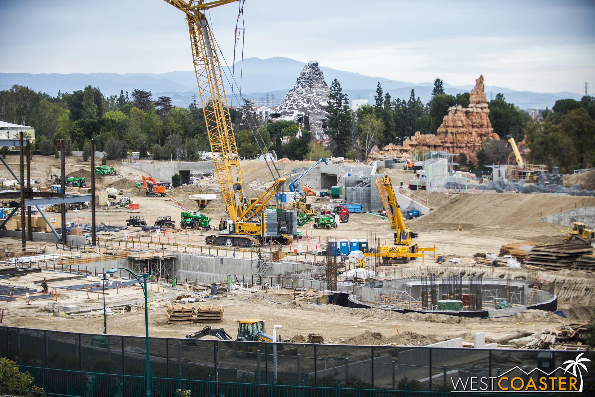  Concrete work continues advance at the "trench" and "pit' areas of the future E-Ticket. 