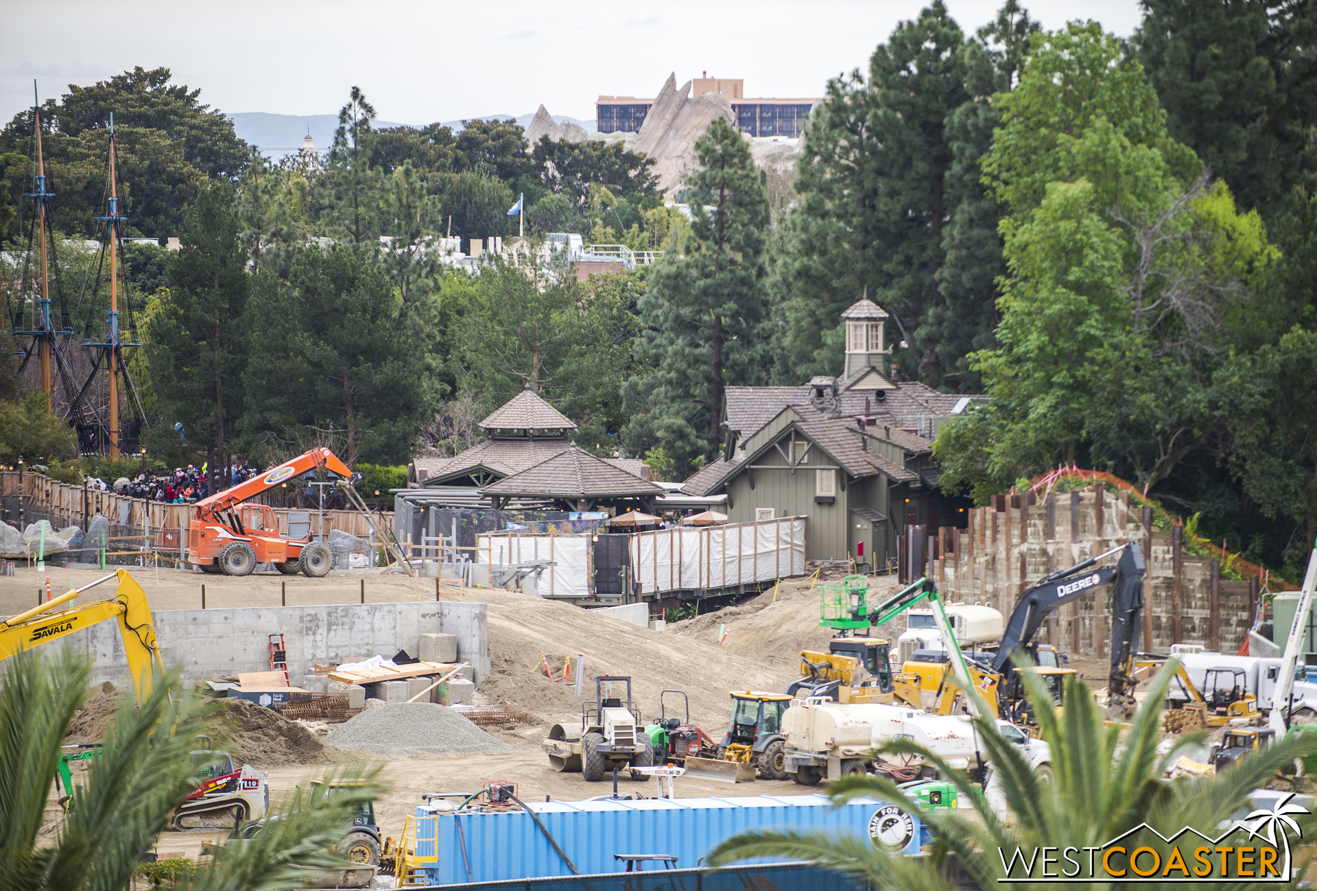  Moving over to the Hungry Bear Restaurant side... 