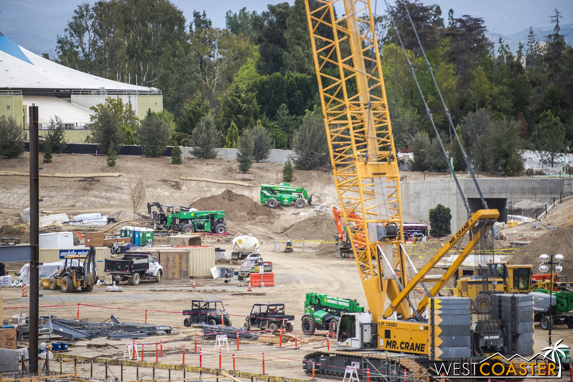 But the green construction vehicles seem to indicate that some soil work has been ongoing.