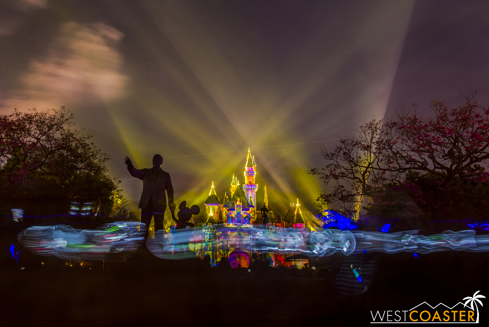 Friday's show ended up getting cut at the Adventureland segment, which really blew, but the projections I was able to see for the opening series, the Main Street segment, and the part of Adventureland that played were a blast!
