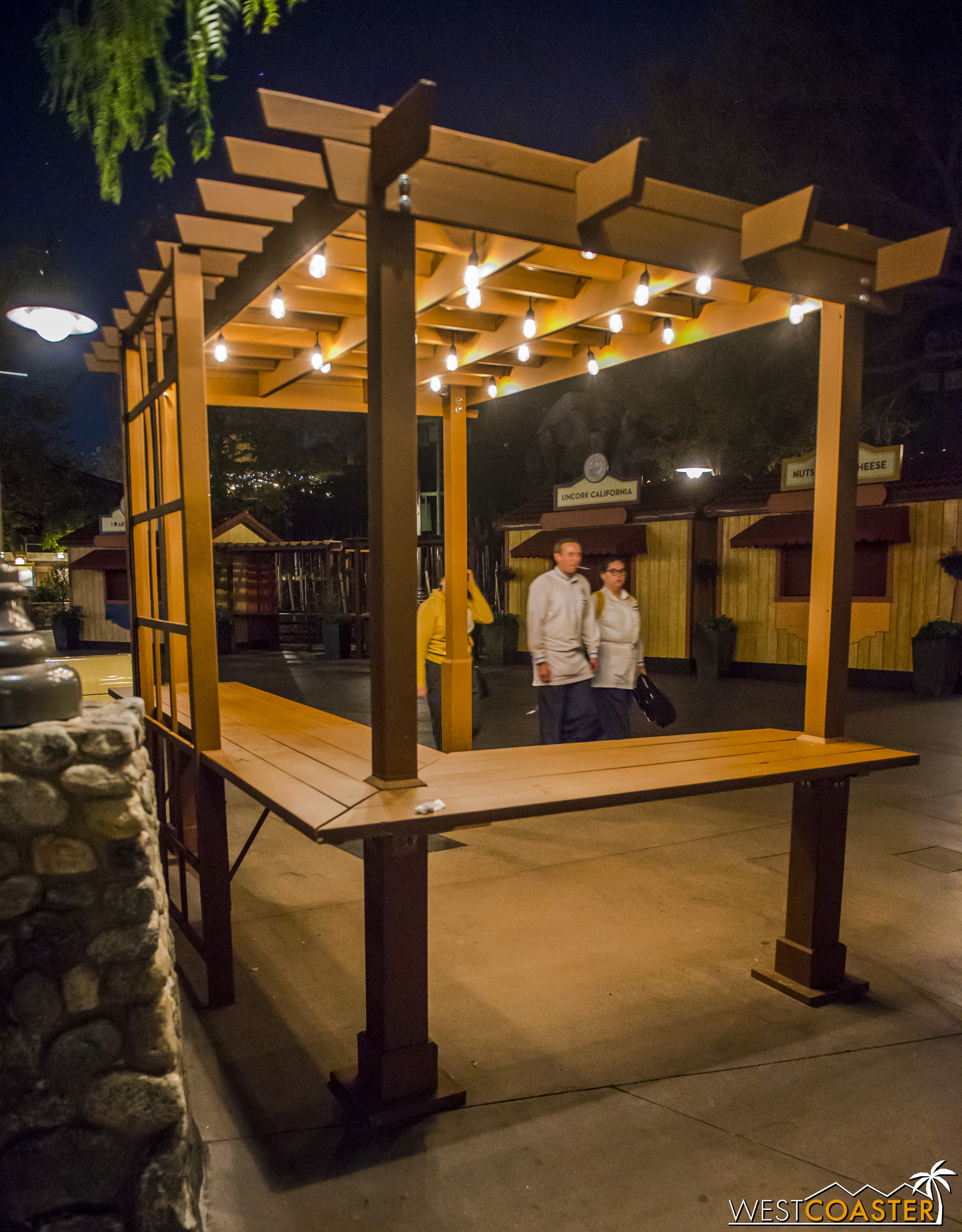 Some new standing bars have also been installed, complete with more even overhead lighting to make nighttime dining a little easier. They're pretty nifty!