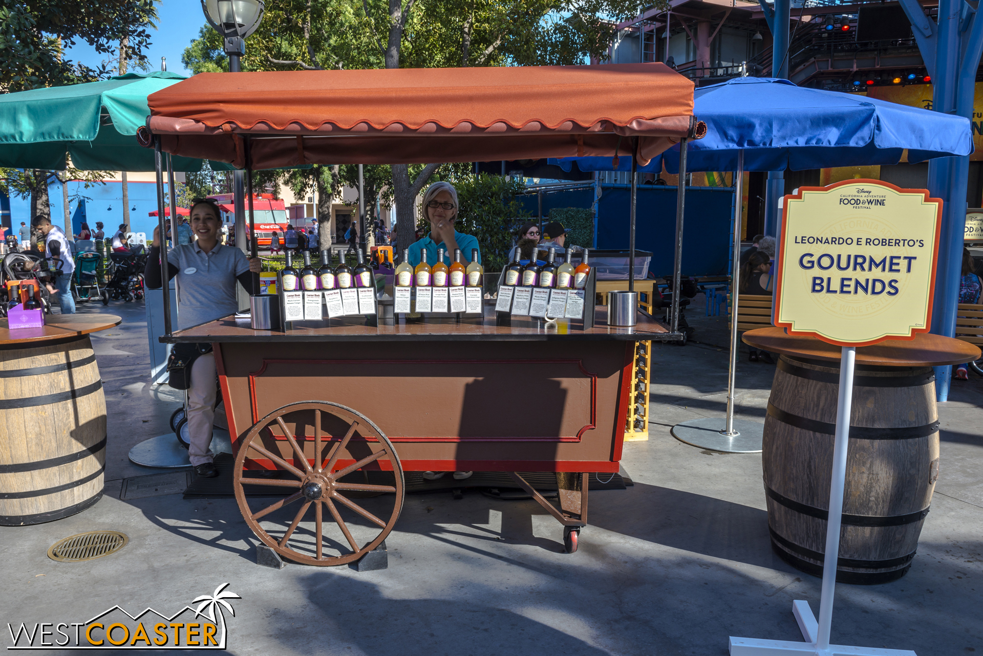  There are vendors in Hollywood Land too, like this balsamic vinegar purveyor. 