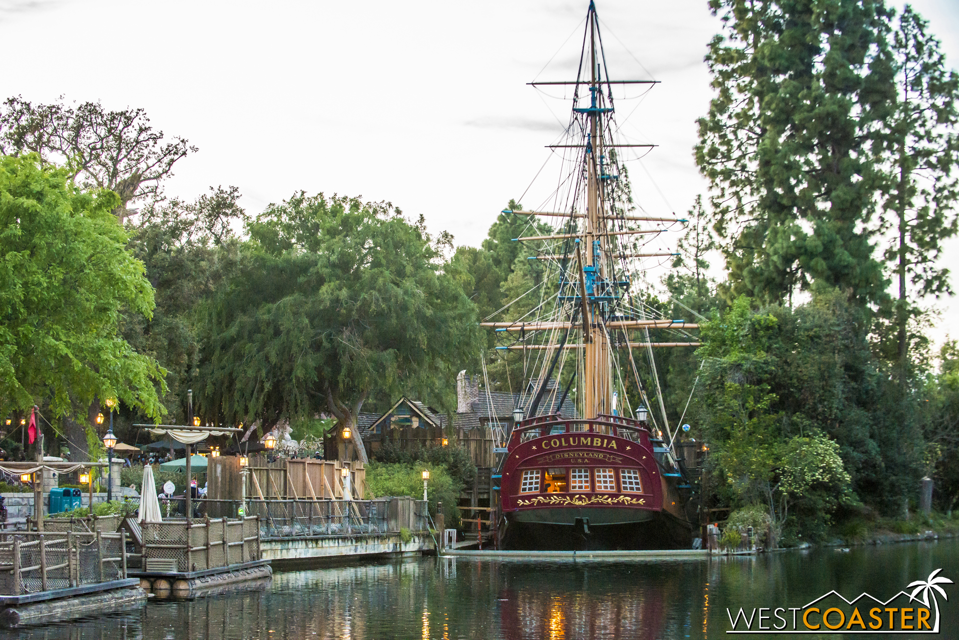  One or two weeks ago, it was being reported around the internet that Disney was having some trouble getting roving projection mapping to correct display onto actors positioned on a moving S.S. Columbia as part of the new FANTASMIC! 2.0 rehearsals. 